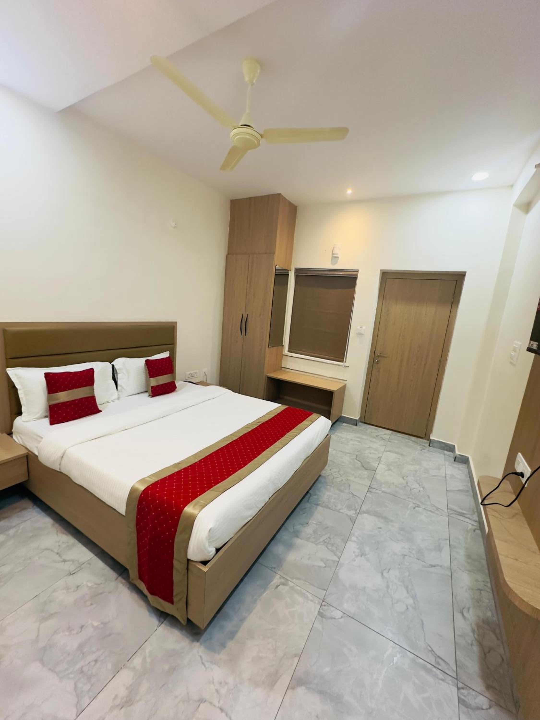Deluxe Double Room photo 3