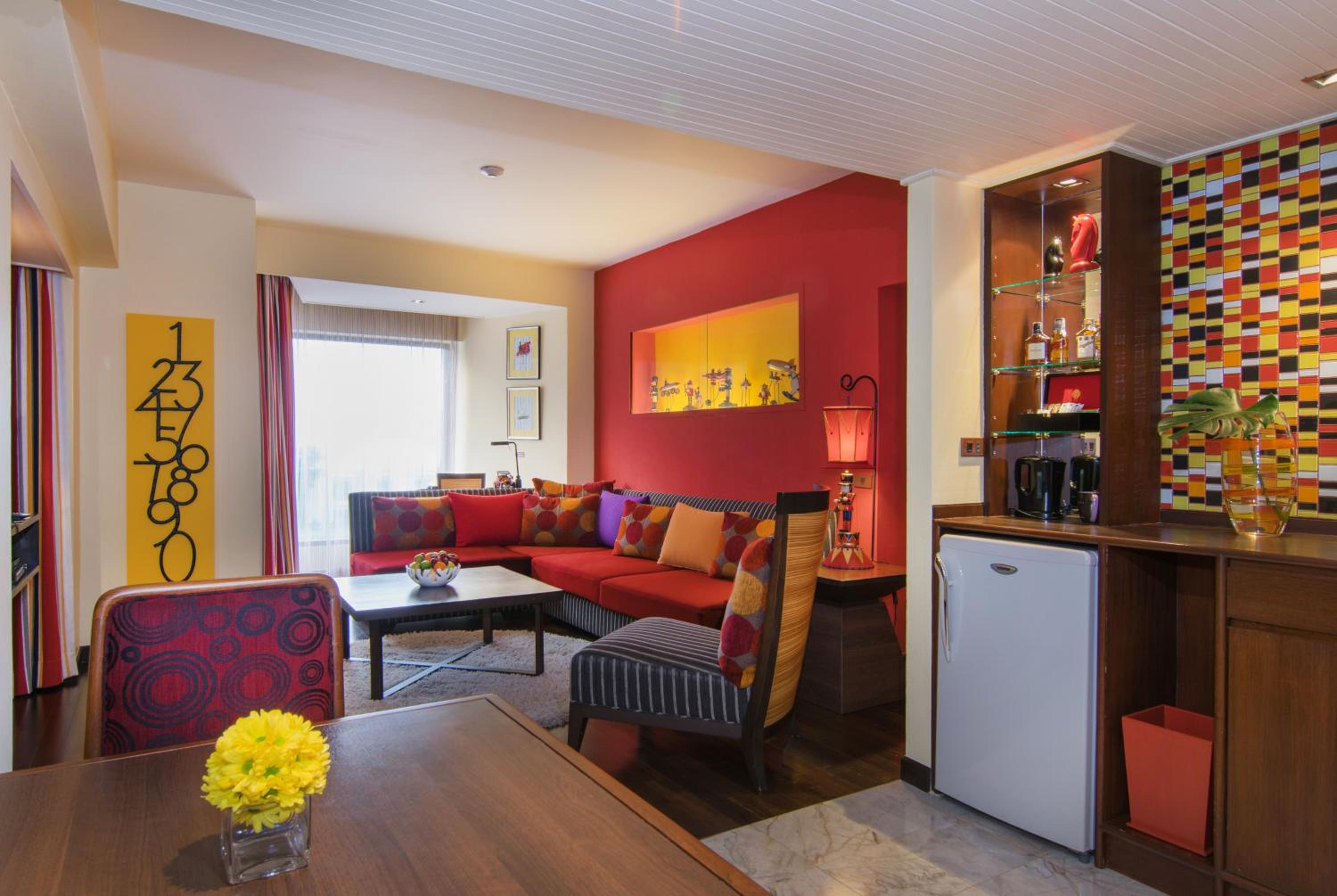 Theme Suite - Photo 2