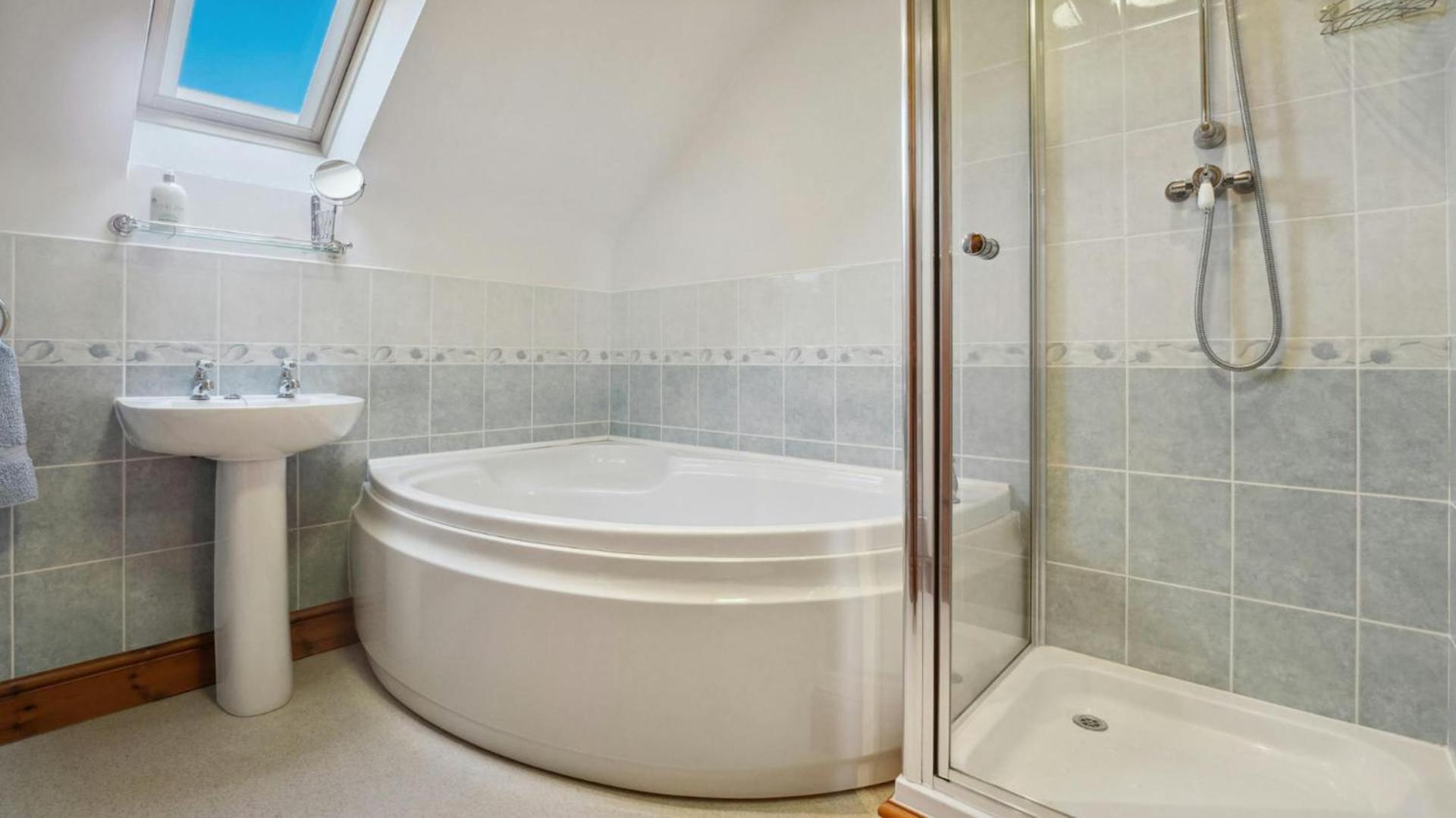 Three-Bedroom House photo 3
