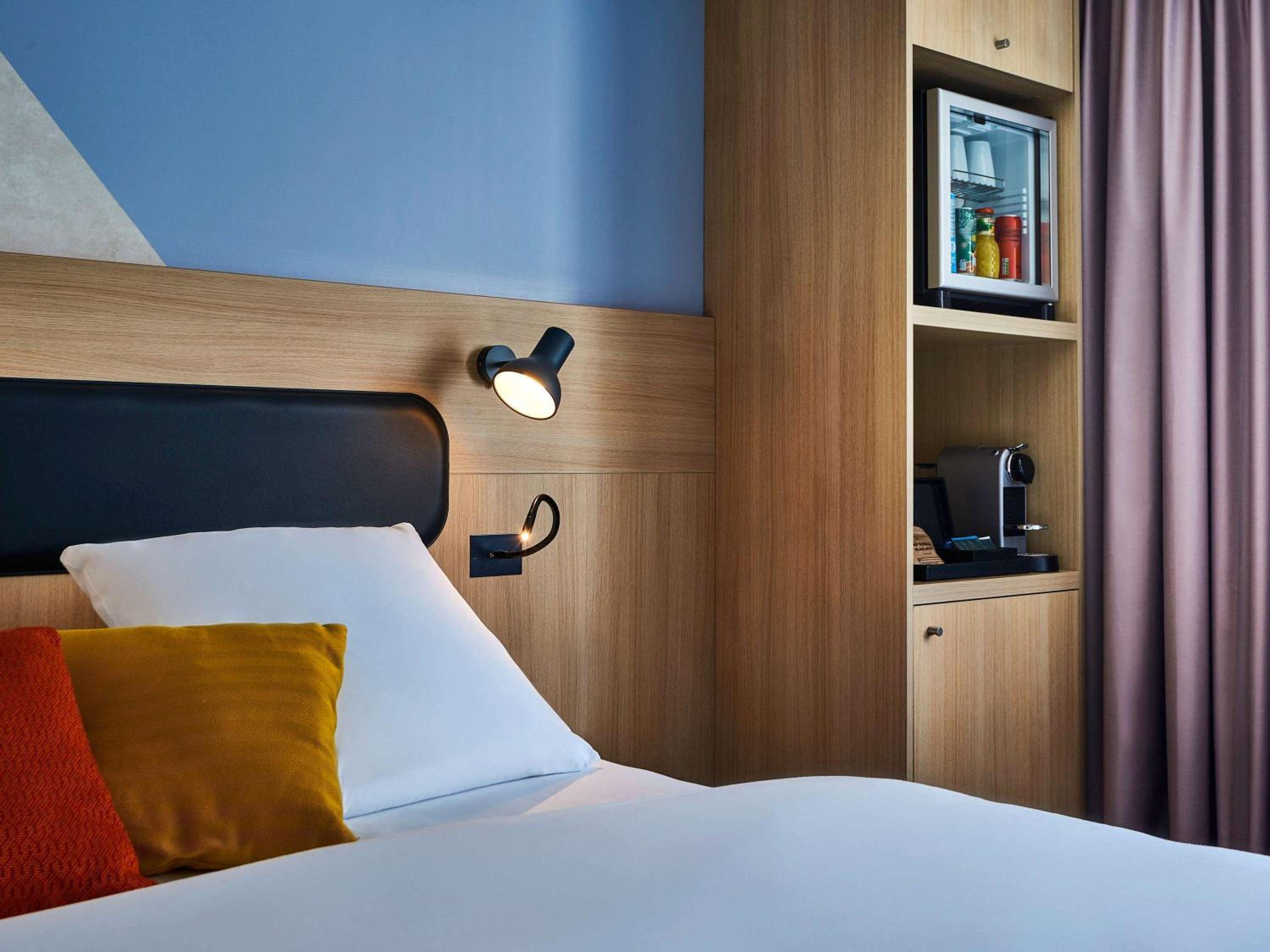 Superior Twin Room thumbnail 5