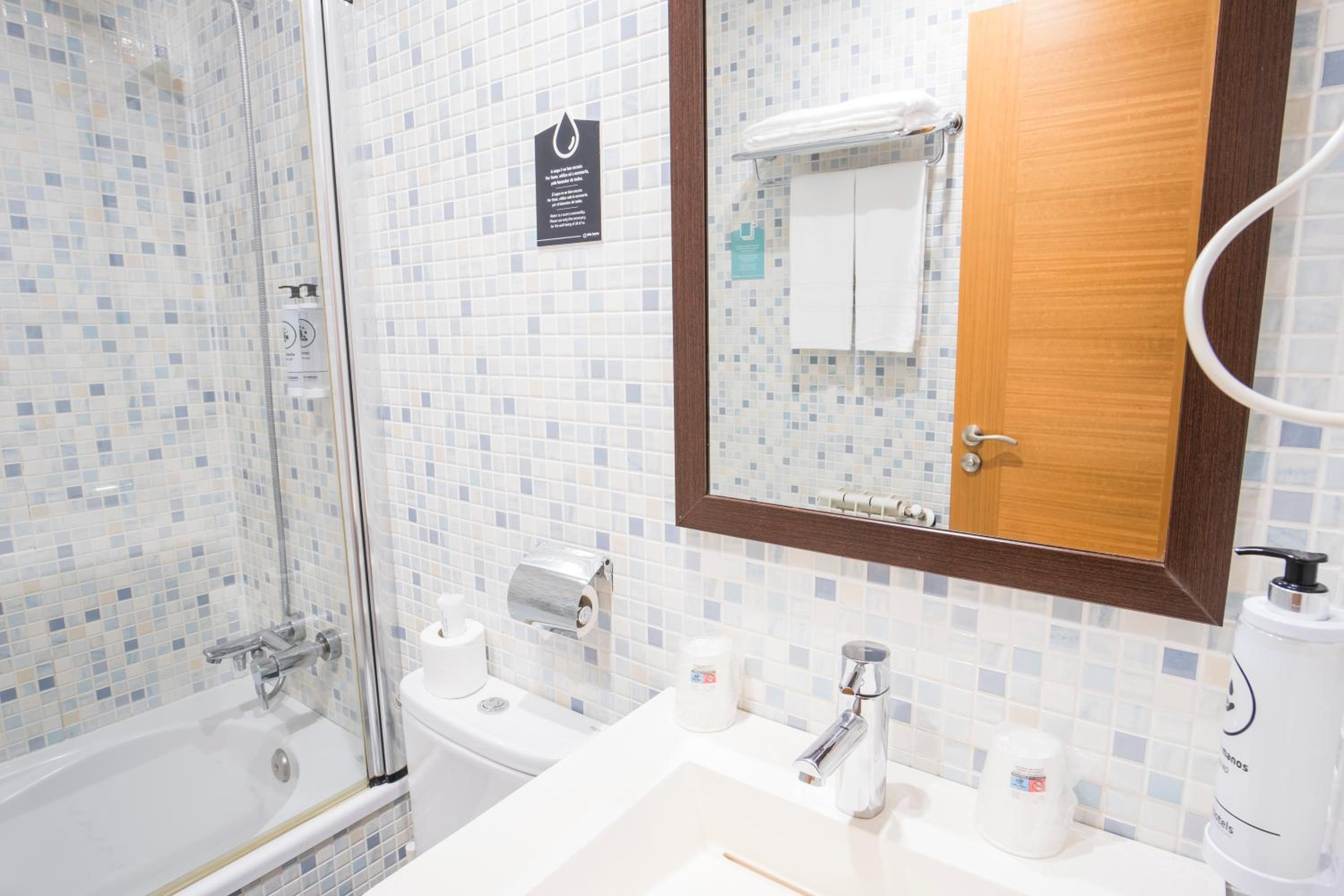 Budget Double or Twin Room photo 2
