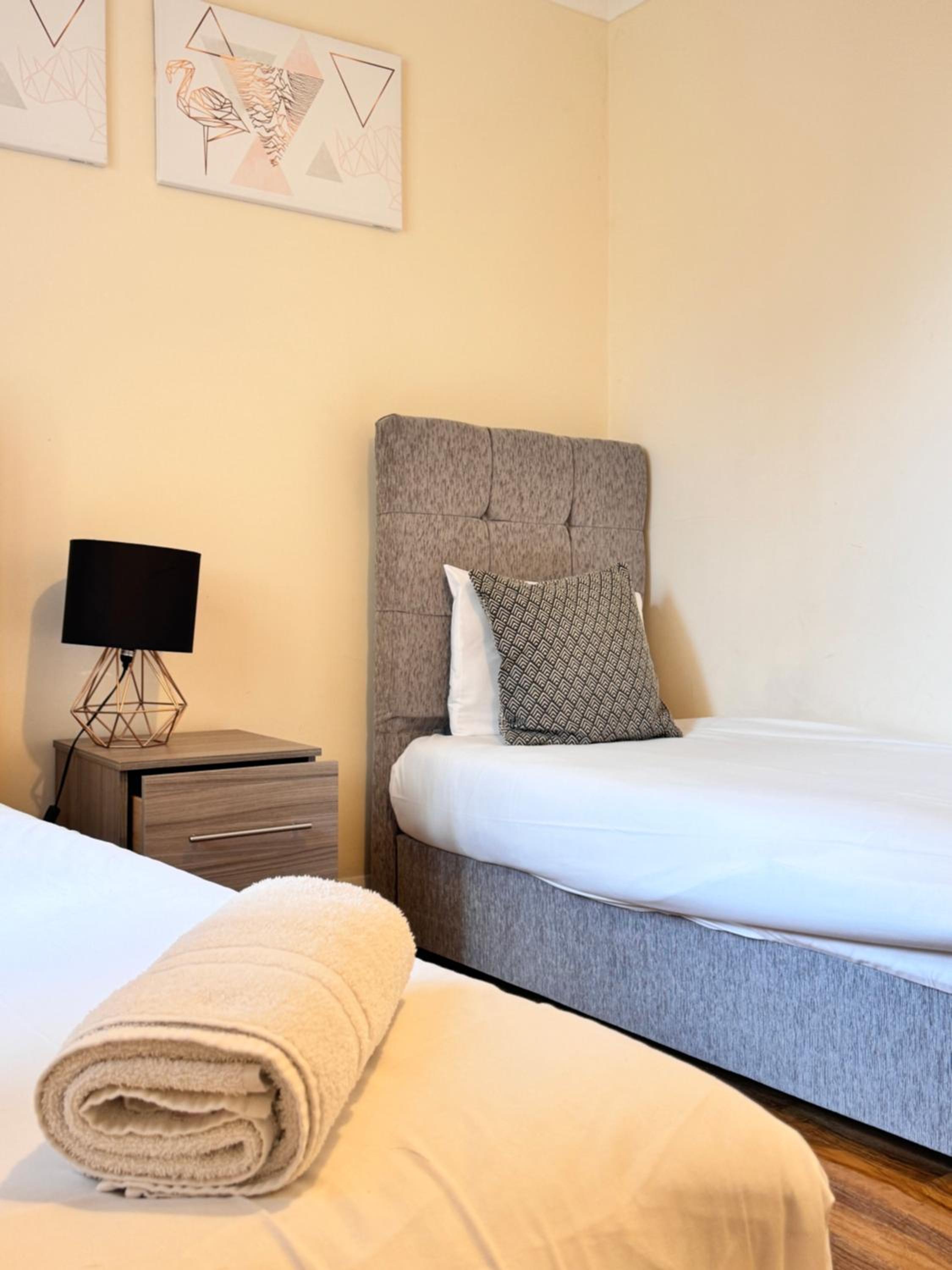 Double Room with Shared Bathroom photo 3