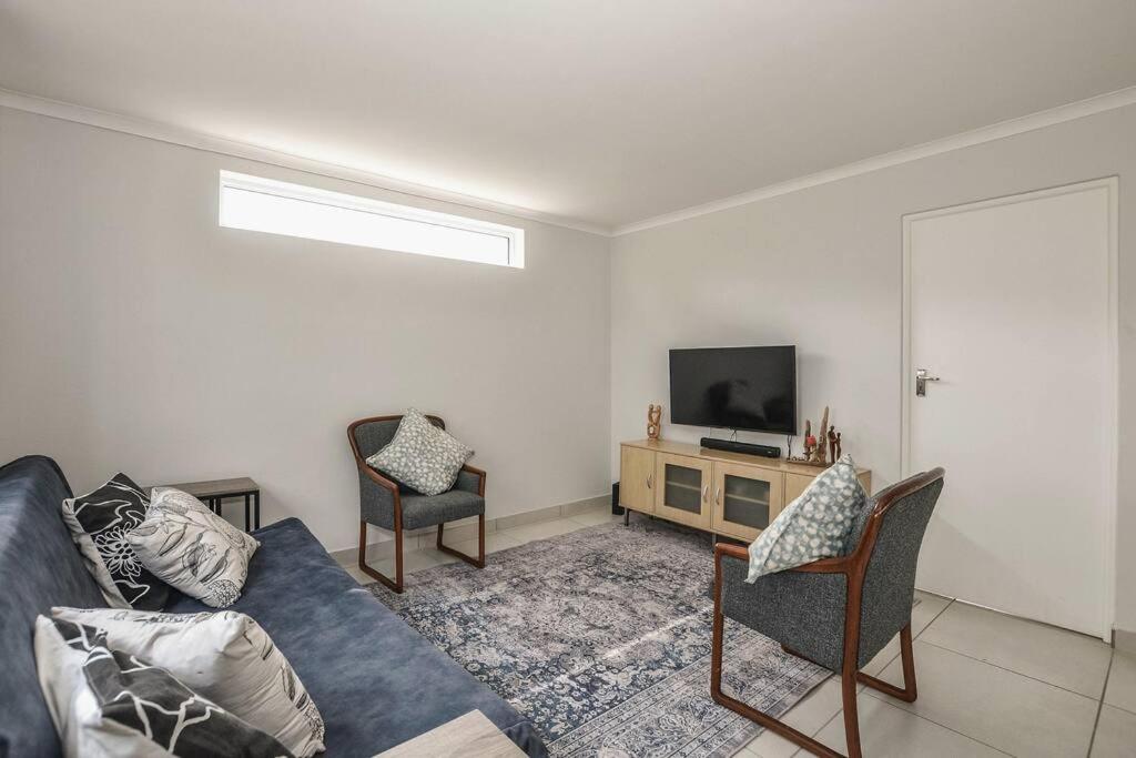 Two-Bedroom Apartment photo 2