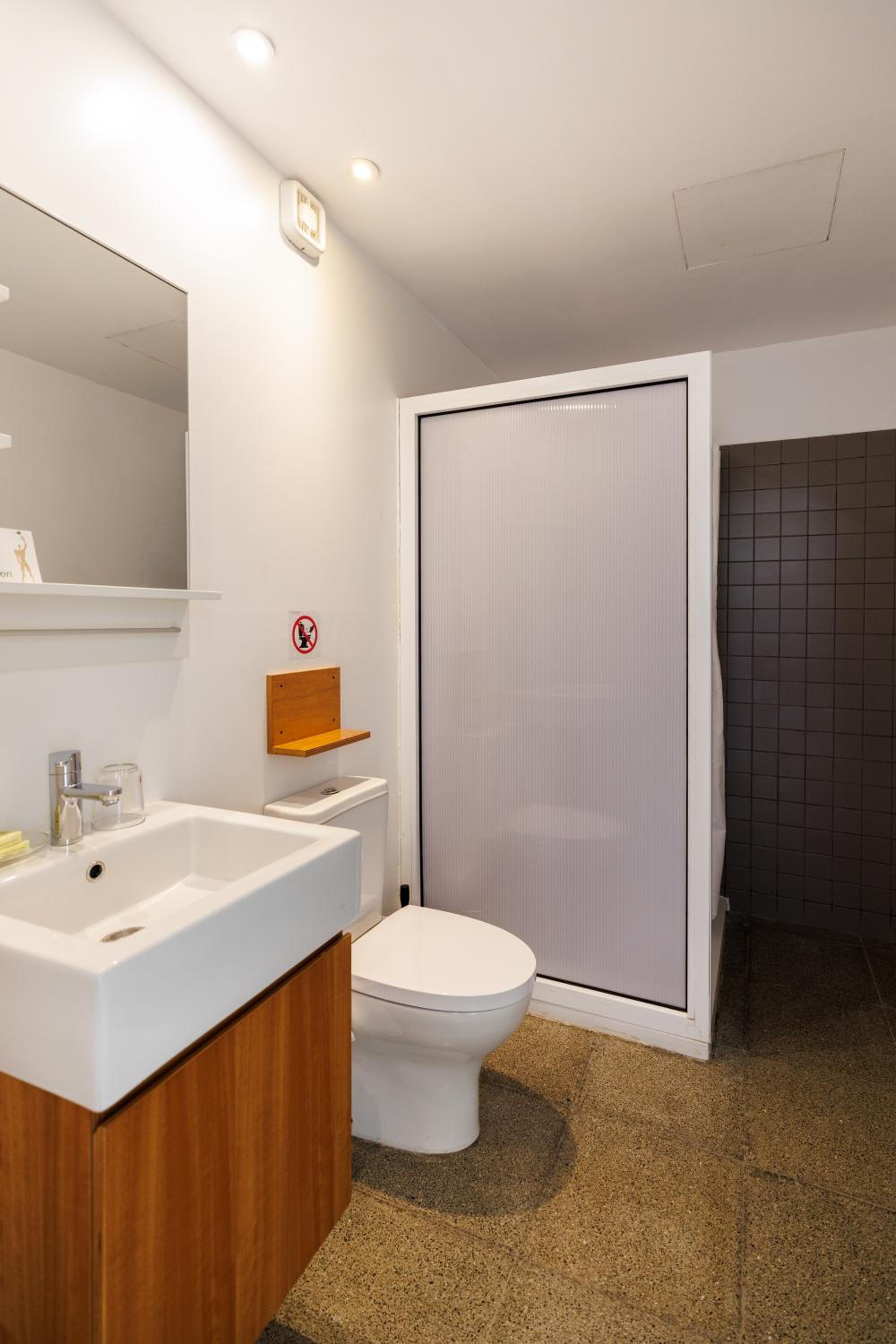 Apartment with Garden View - Photo 4