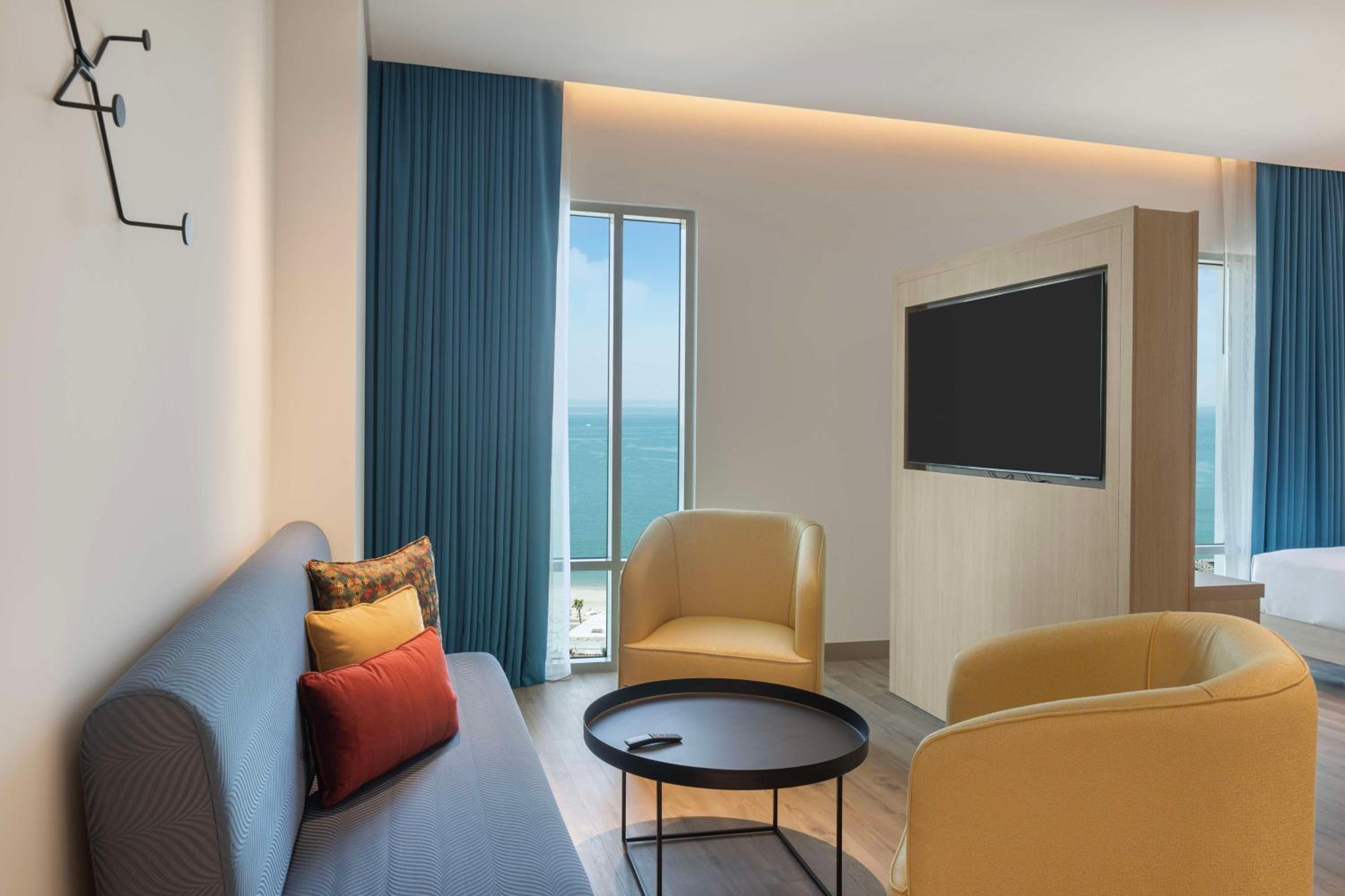 Queen Accessible Room NS photo 3