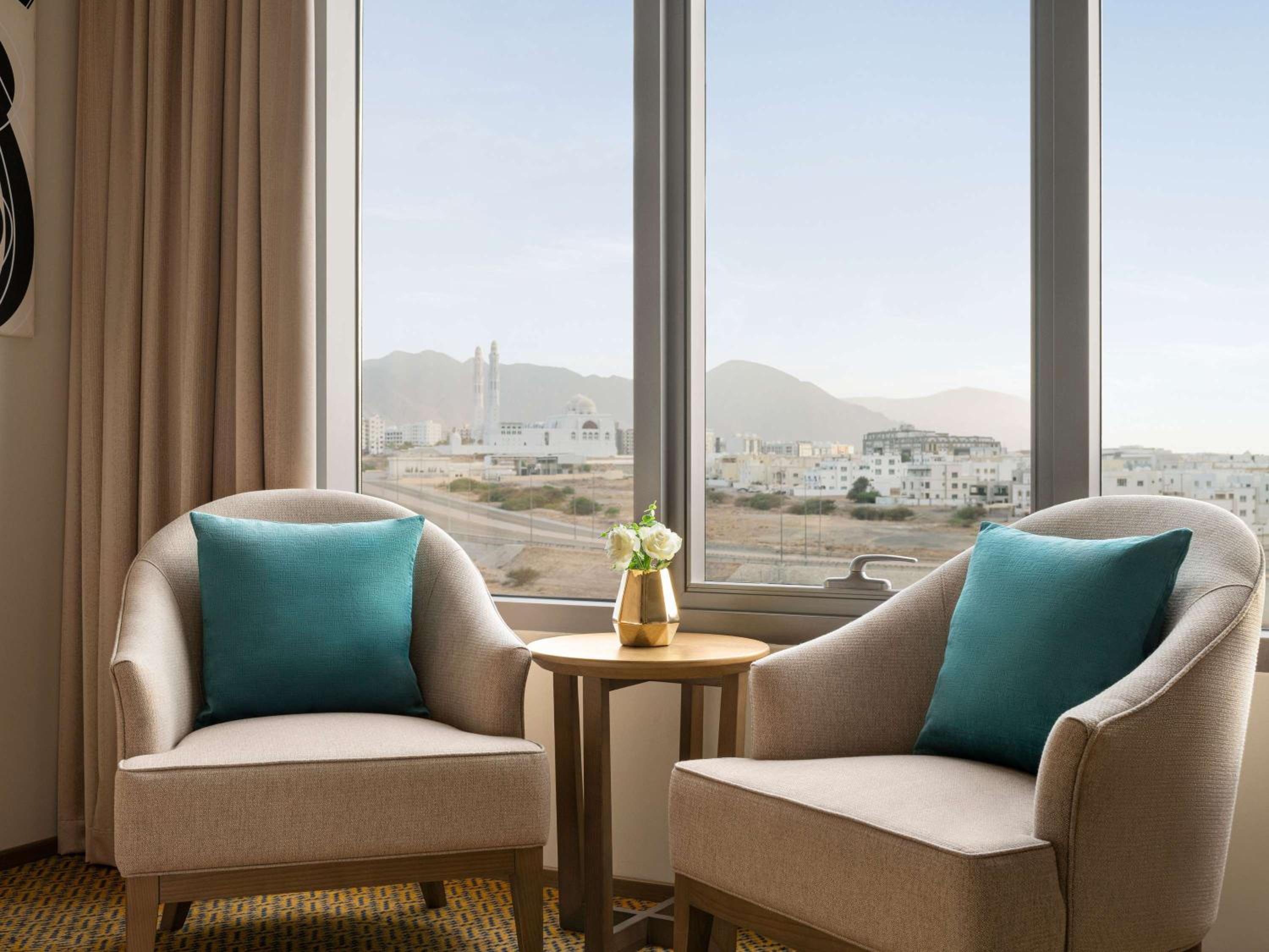 Deluxe King Room with Sea View photo 2