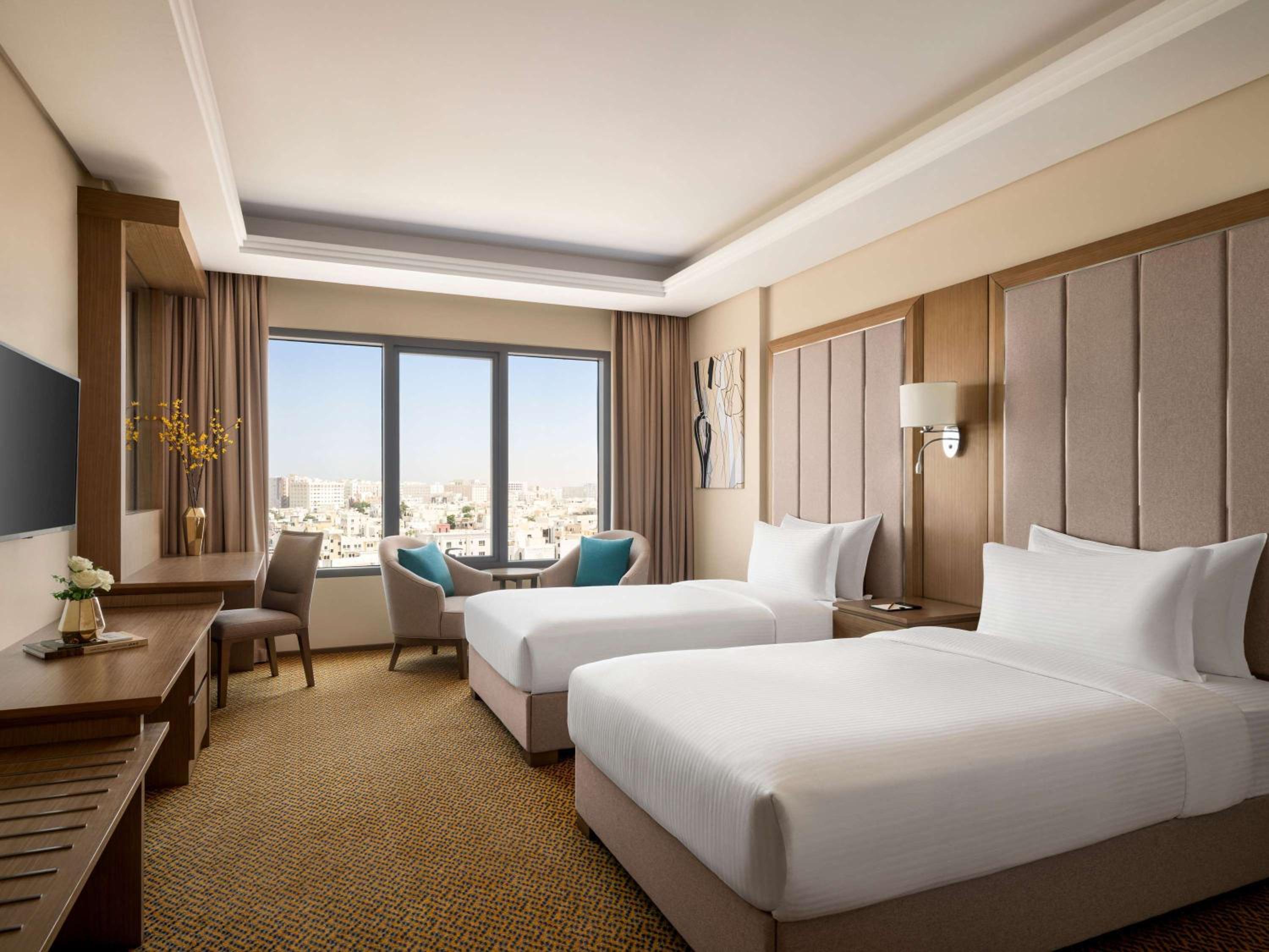 Deluxe Twin Room with Sea and city view