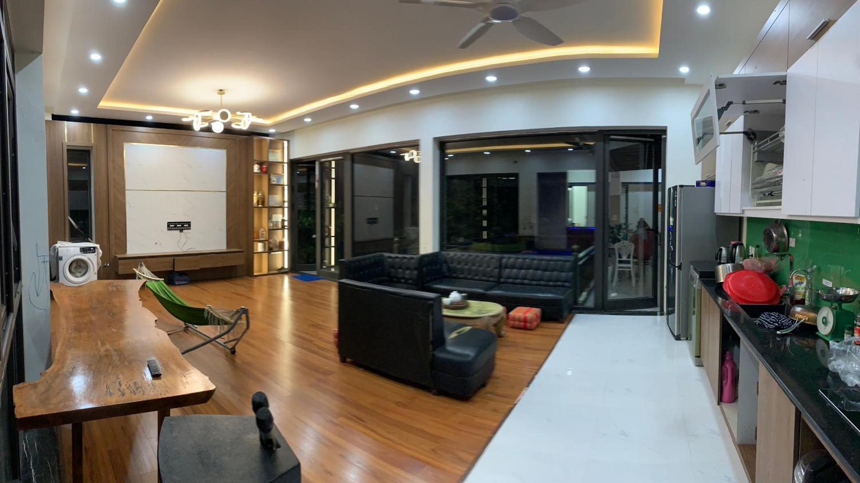 Queen Room photo 1