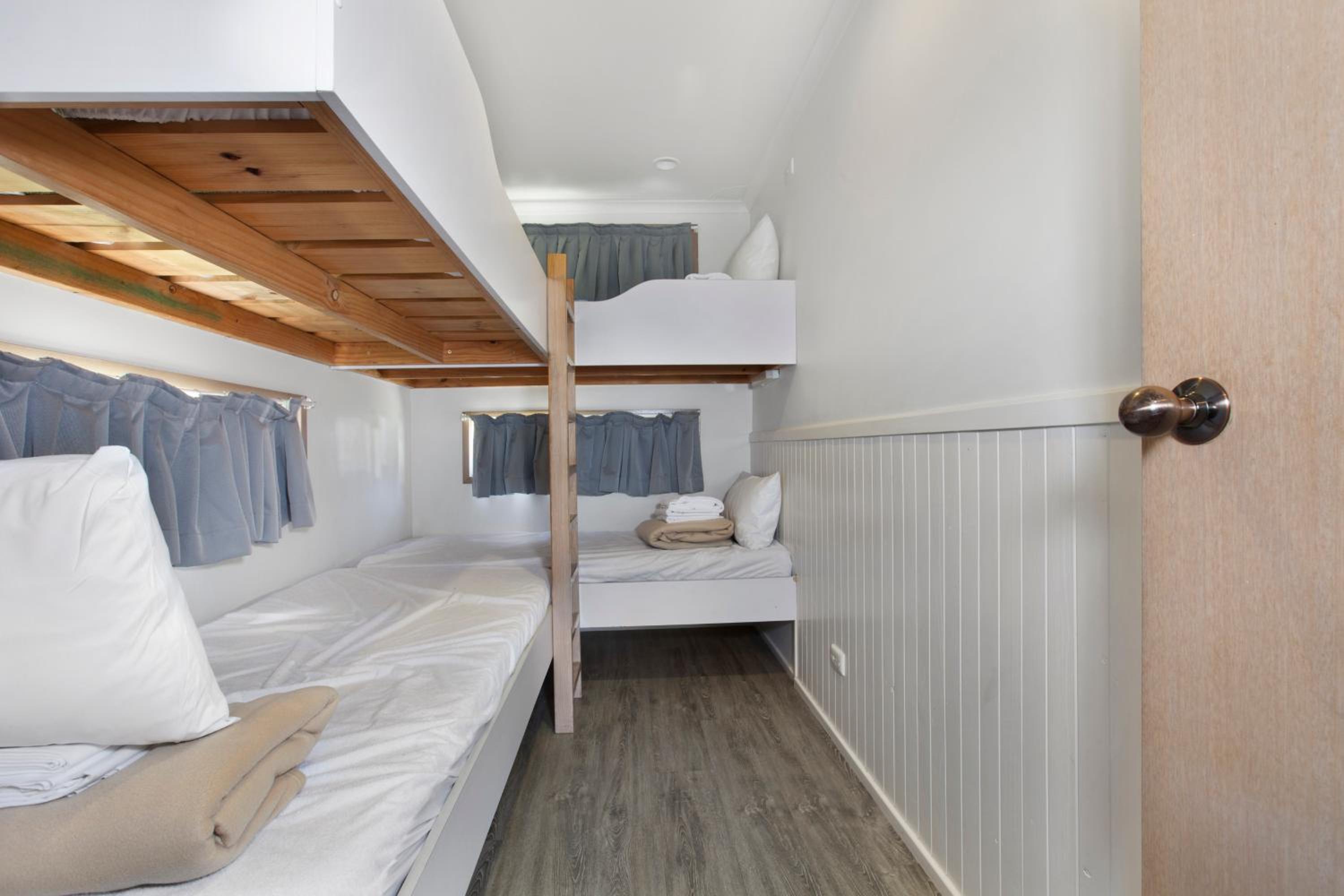 Beachside Cabin photo 2