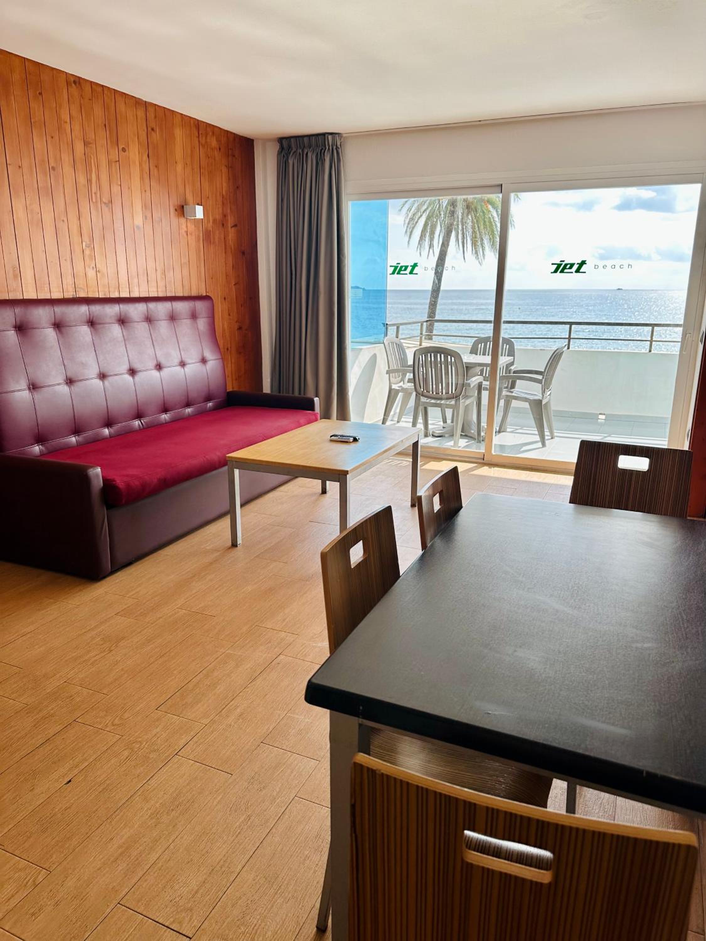 Two-Bedroom Suite with Sea View photo 3