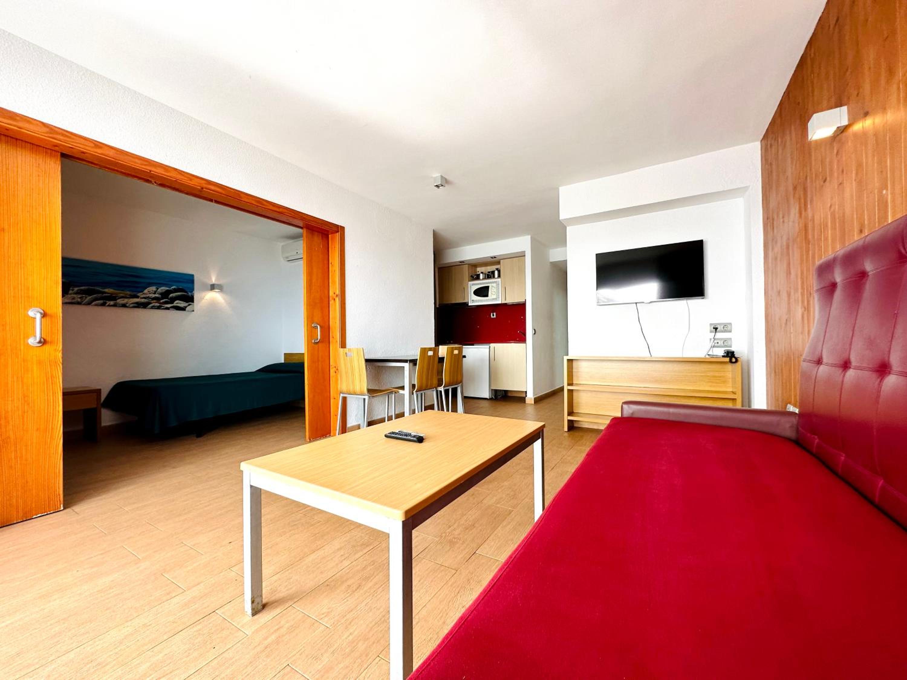 Two-Bedroom Suite with Sea View photo 2