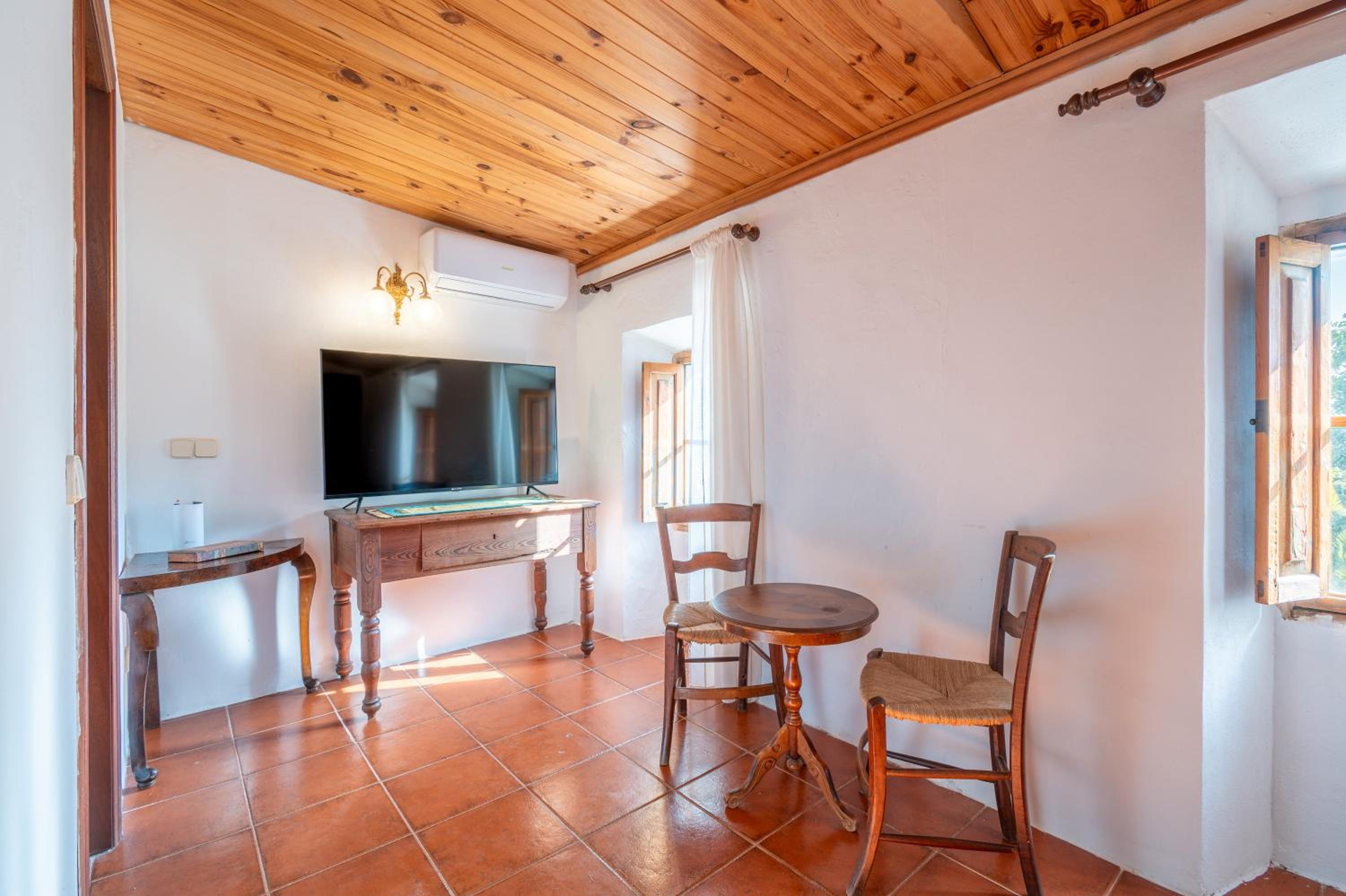 Quadruple Room with Mountain View photo 2