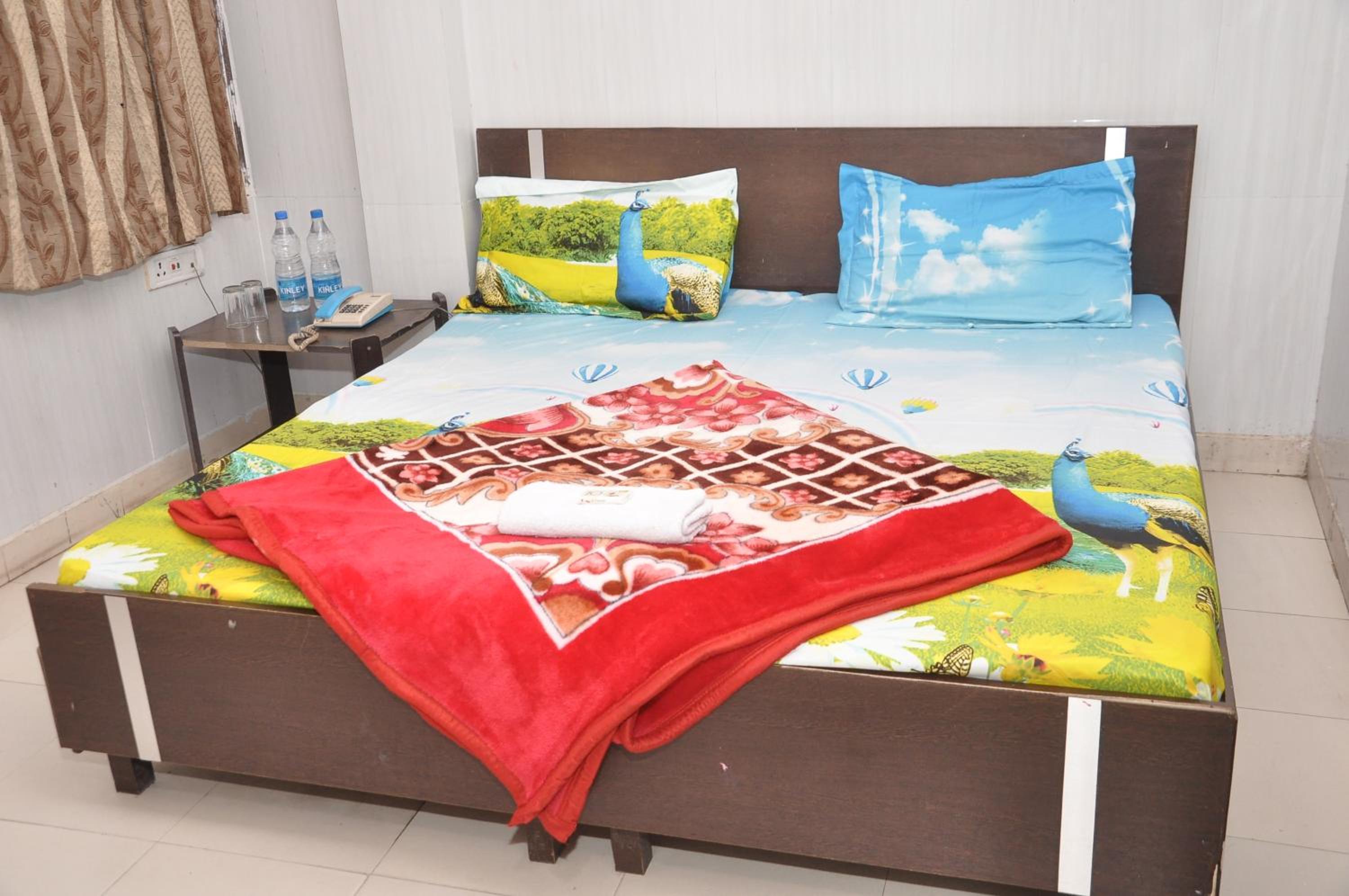 Double Bed NON AC - Photo 1
