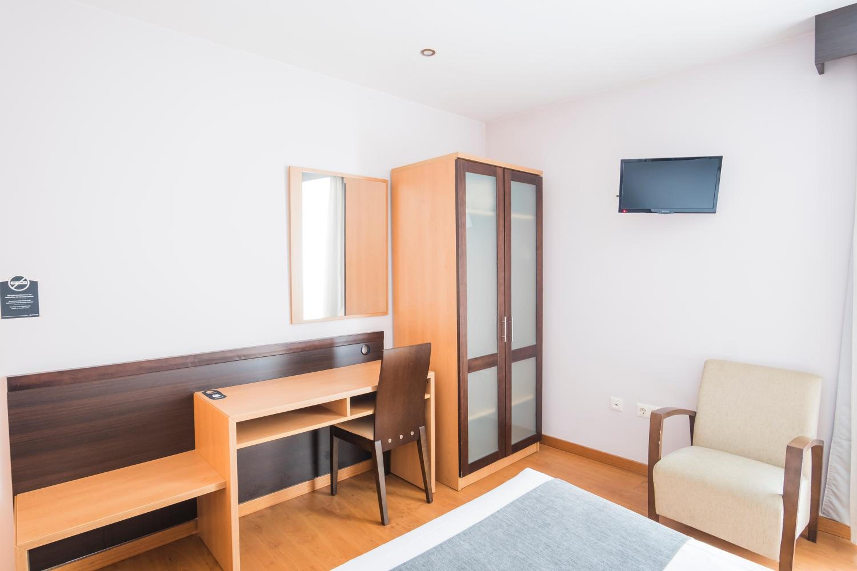 Single Room photo 2