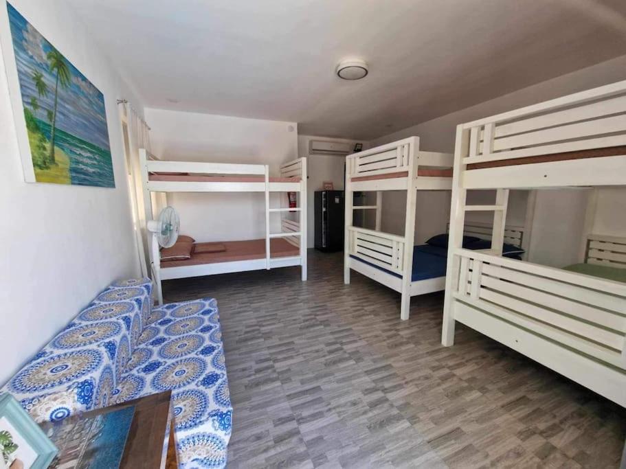 One-Bedroom House photo 1