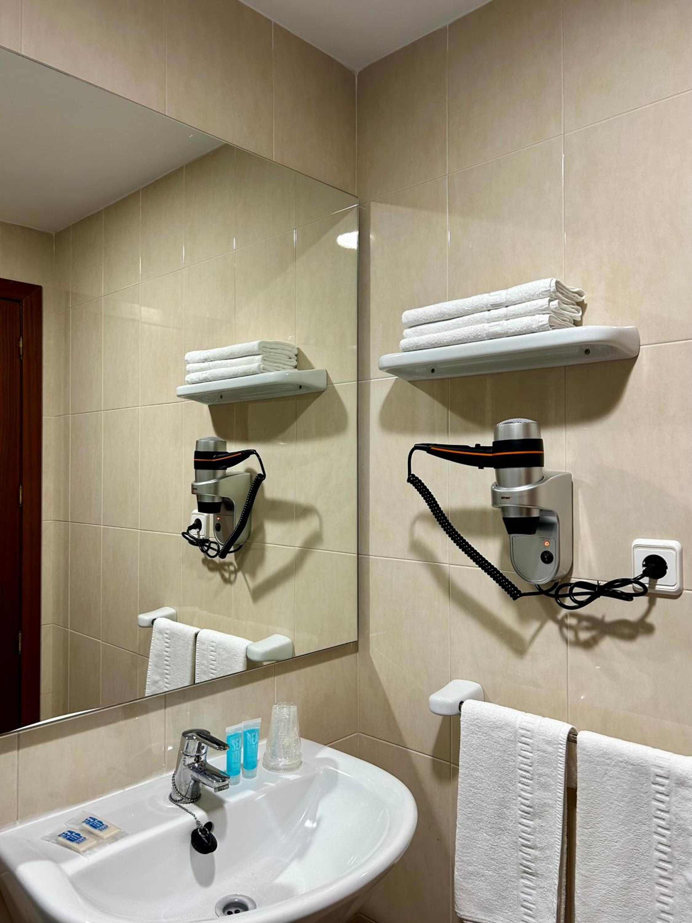 Triple Room - Photo 2