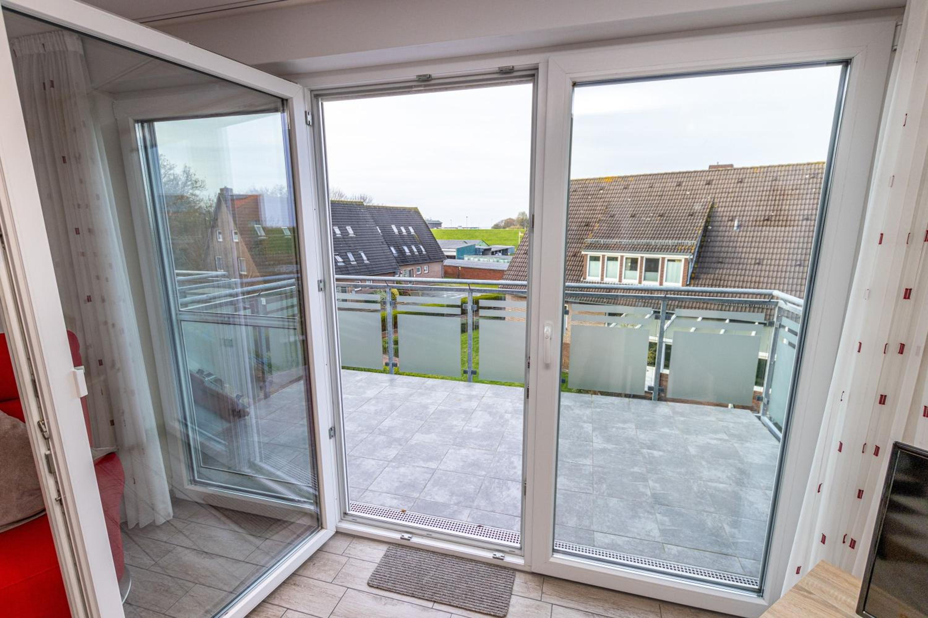 One-Bedroom Apartment with Balcony photo 3