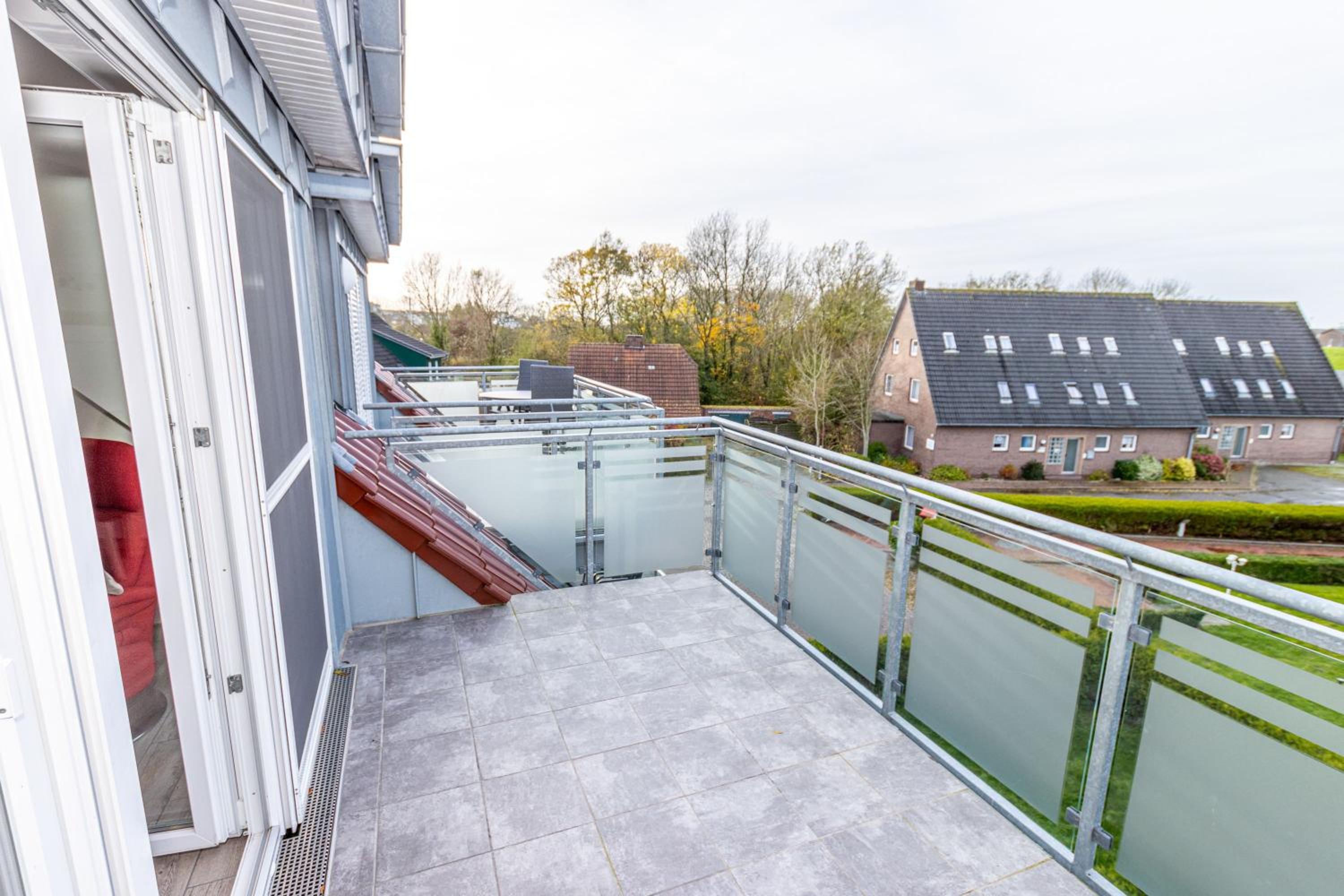 One-Bedroom Apartment with Balcony photo 2