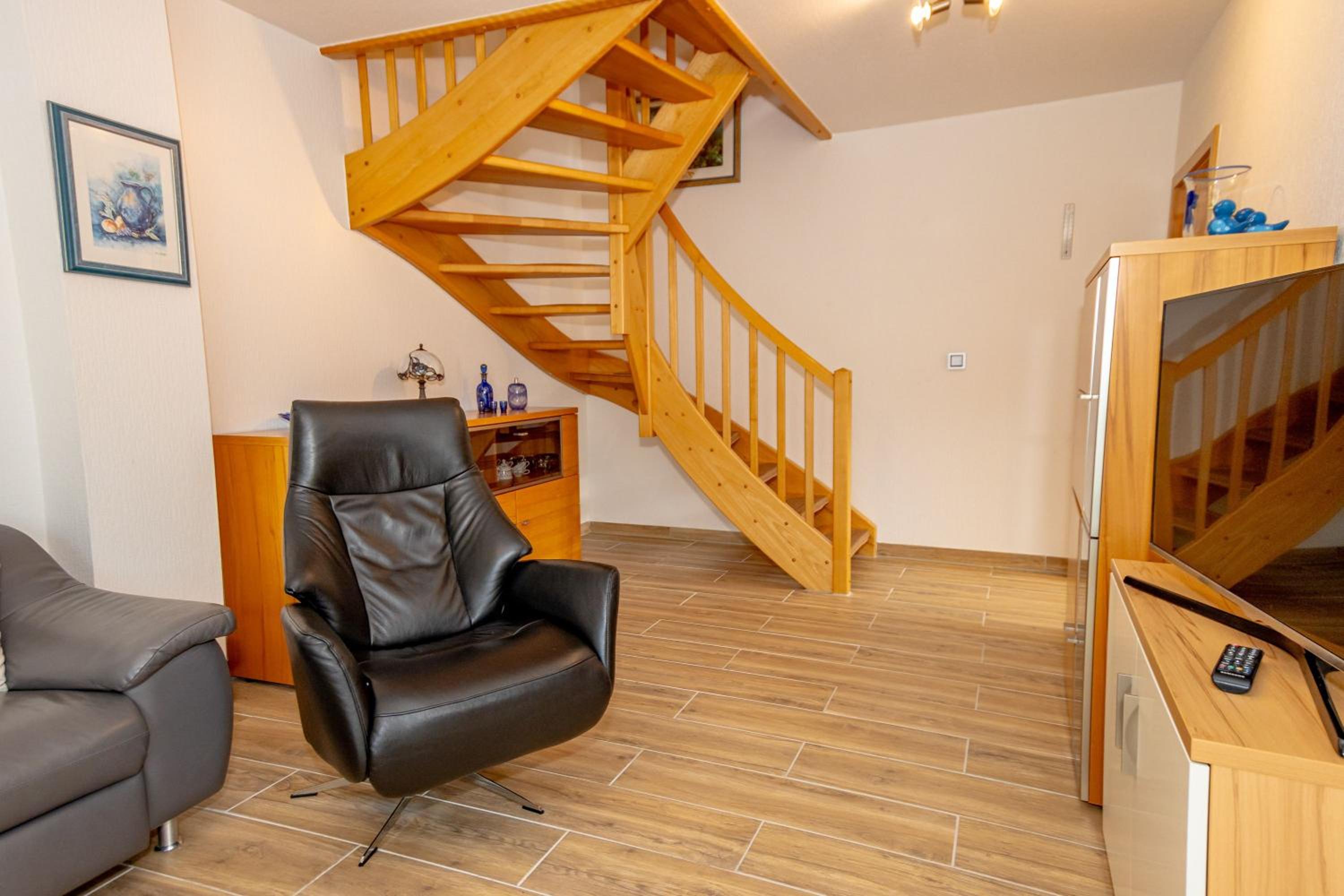 Three-Bedroom House photo 2