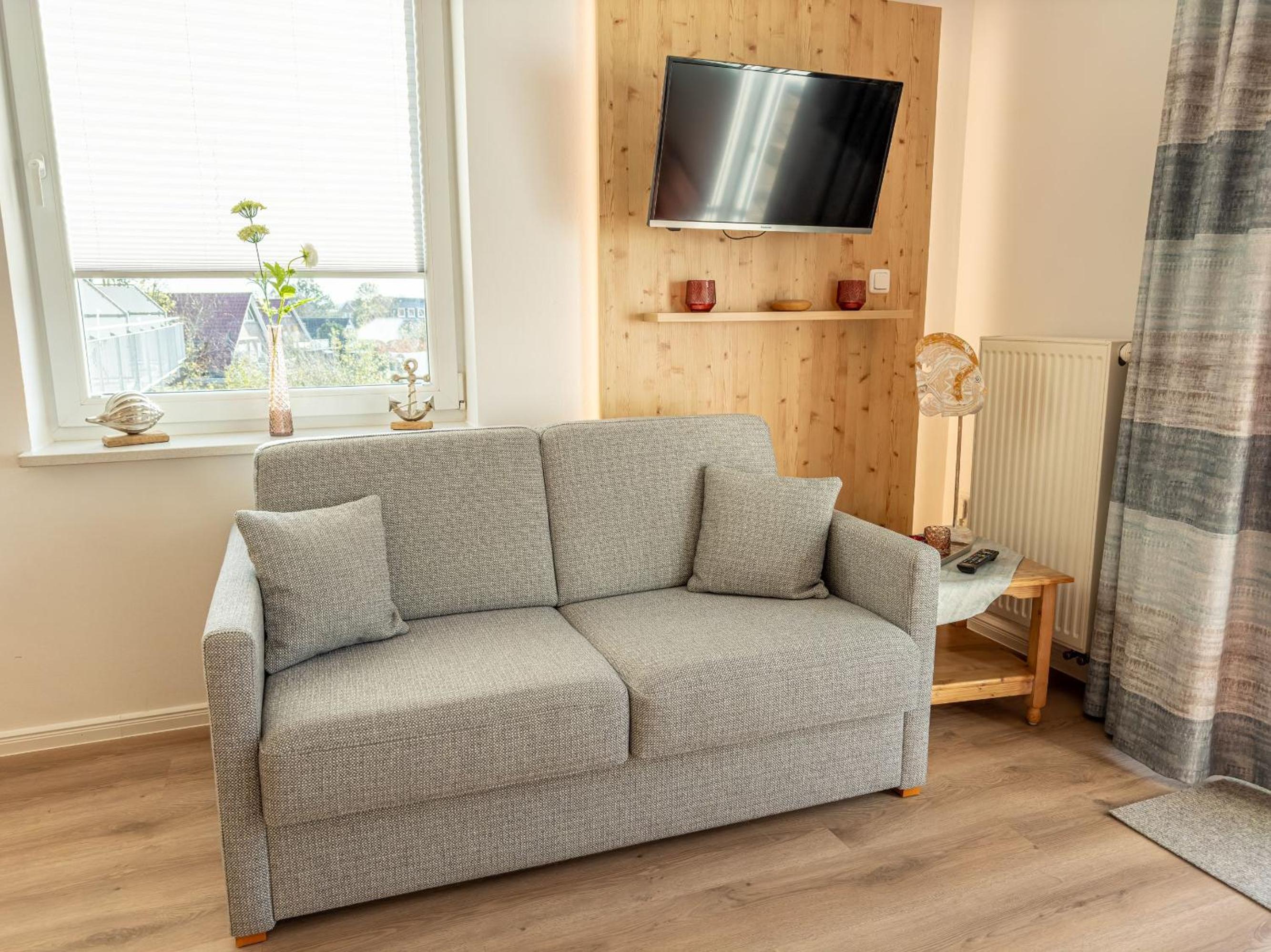 One-Bedroom Apartment with Balcony photo 2