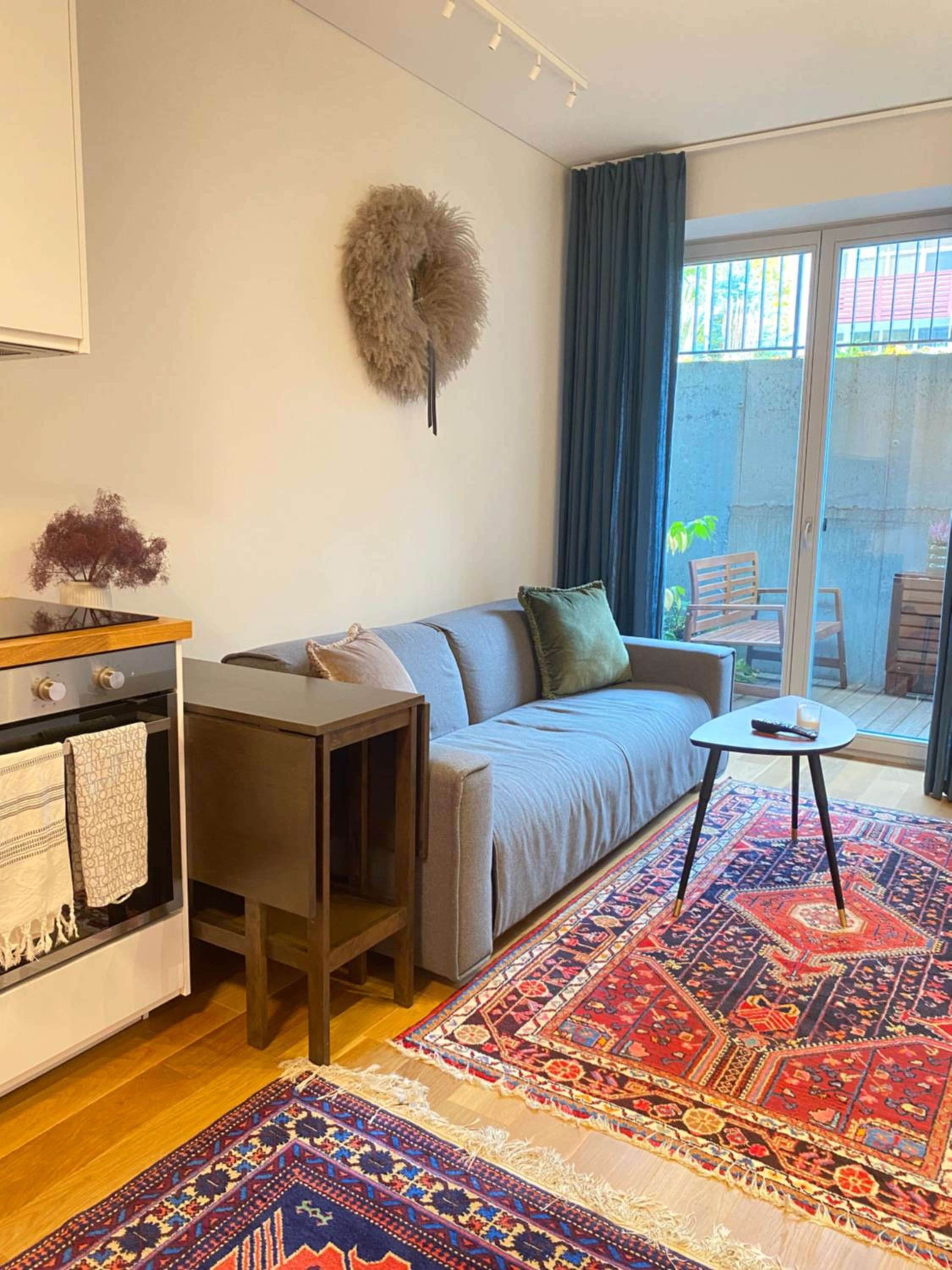 One-Bedroom Apartment photo 1