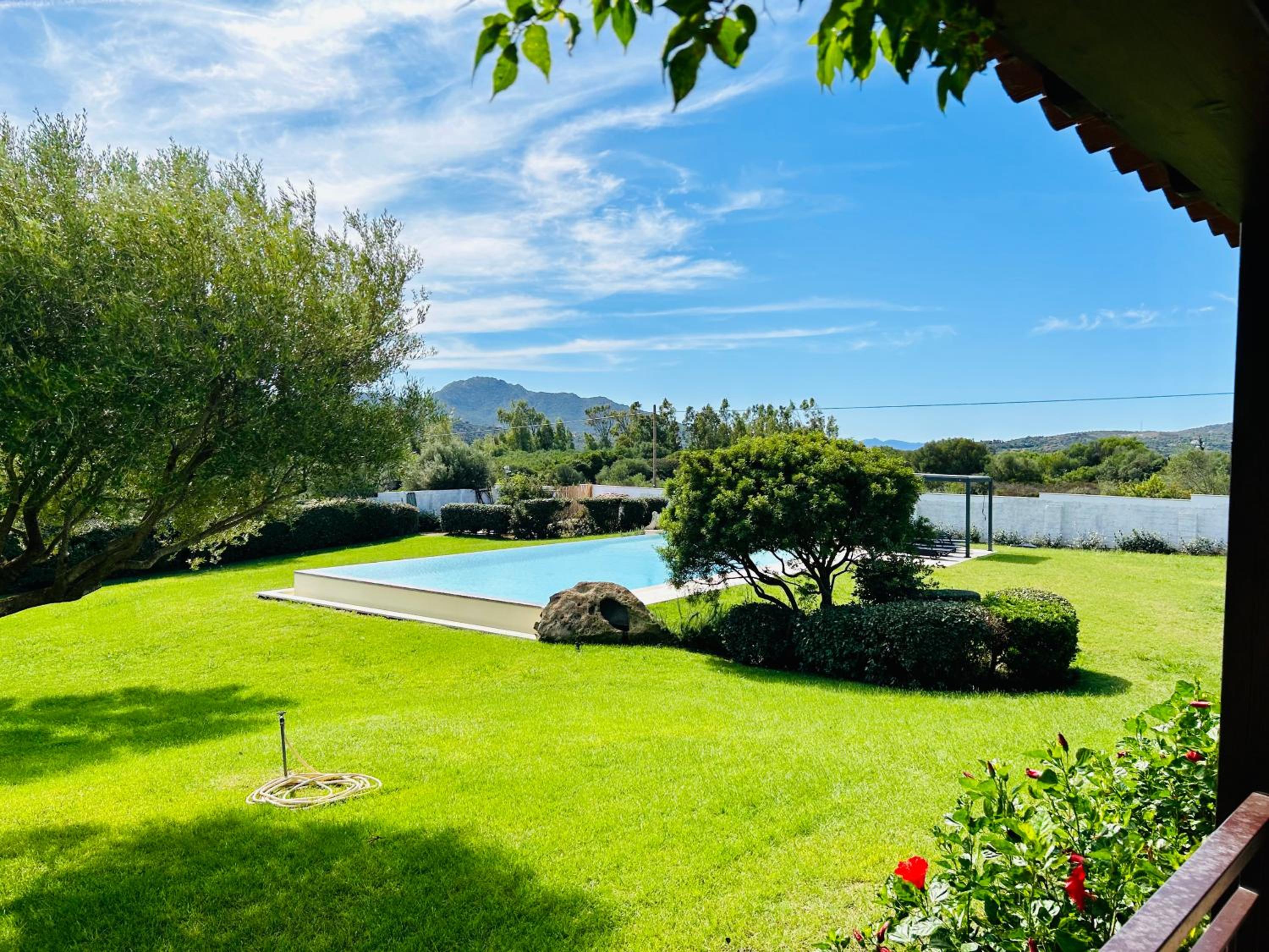 Villa photo 2