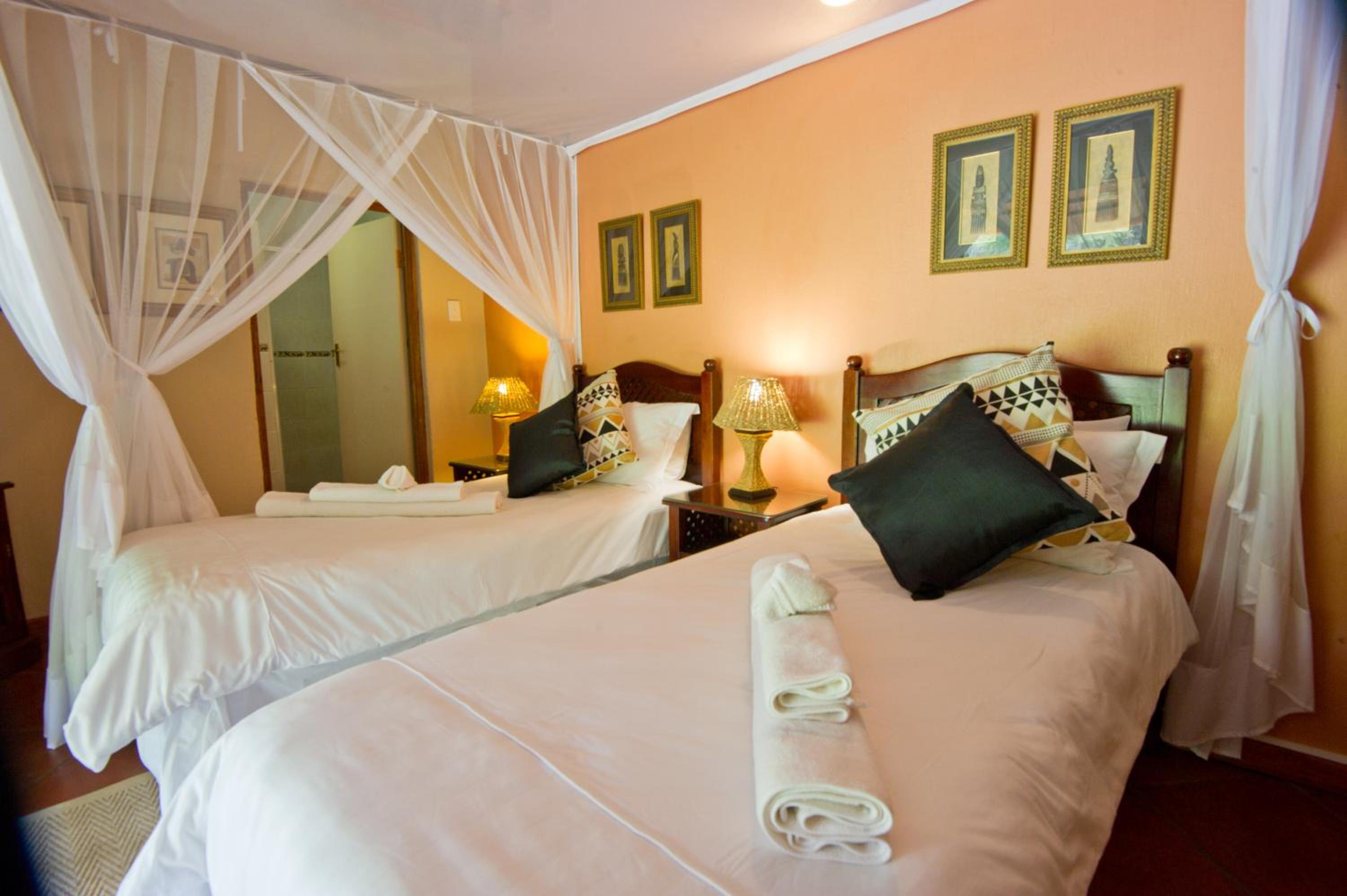 Twin Room - Photo 3