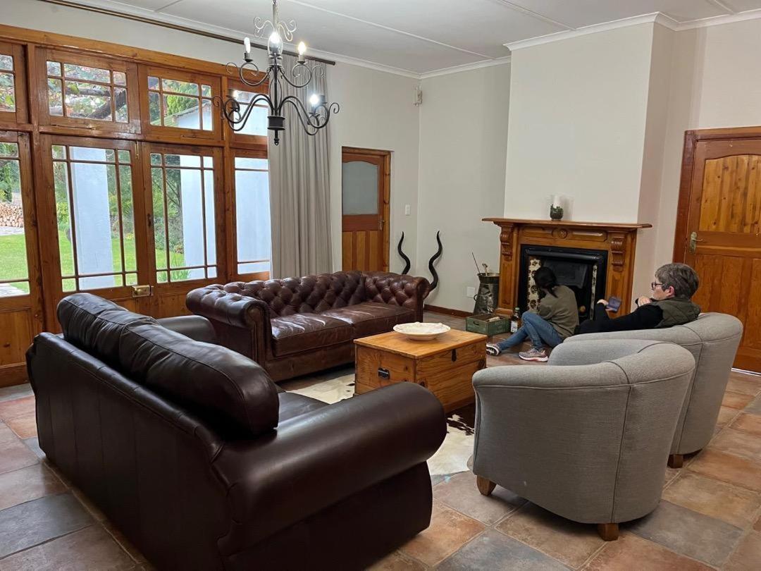 Six-Bedroom House photo 1