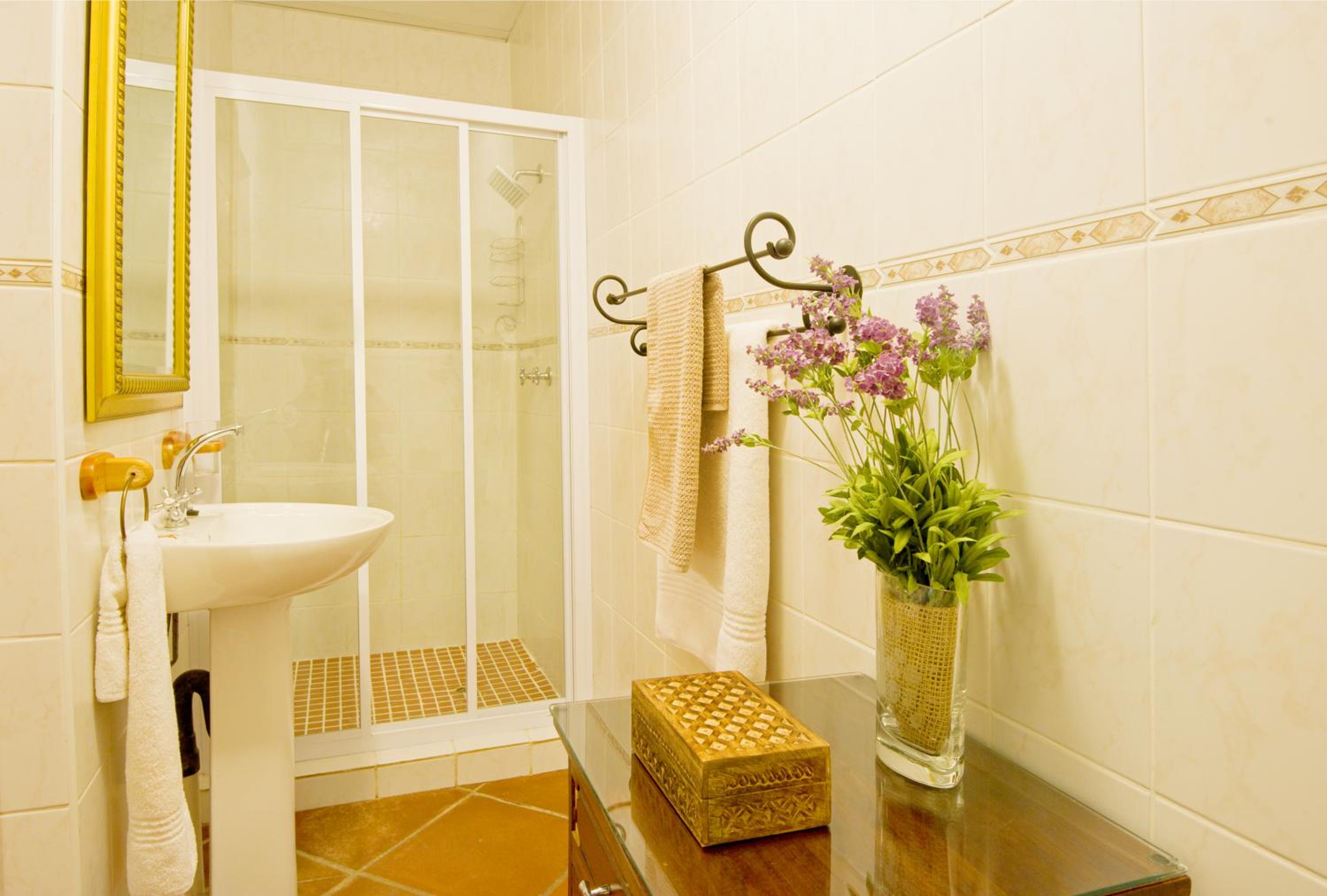 Twin Room - Photo 4