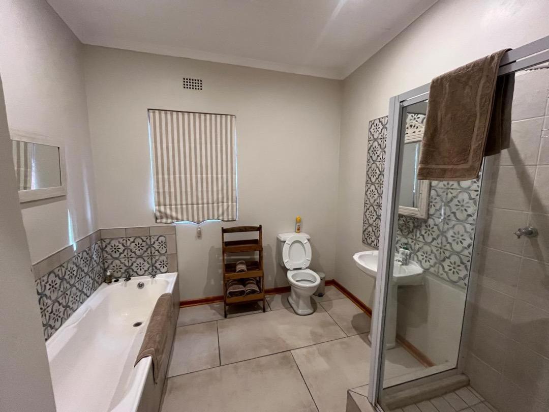 Deluxe King Room photo 3