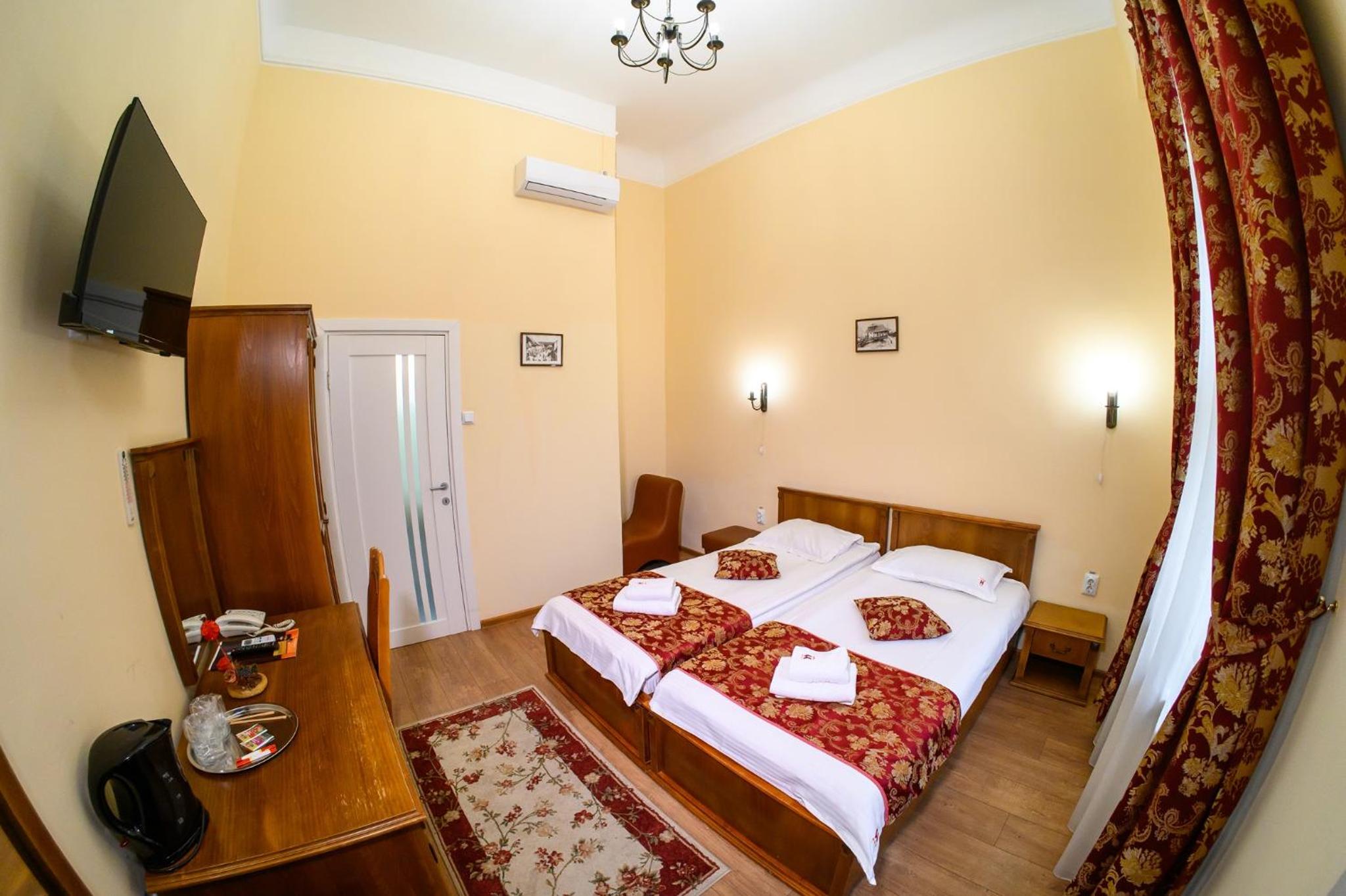 Twin Room - Photo 7