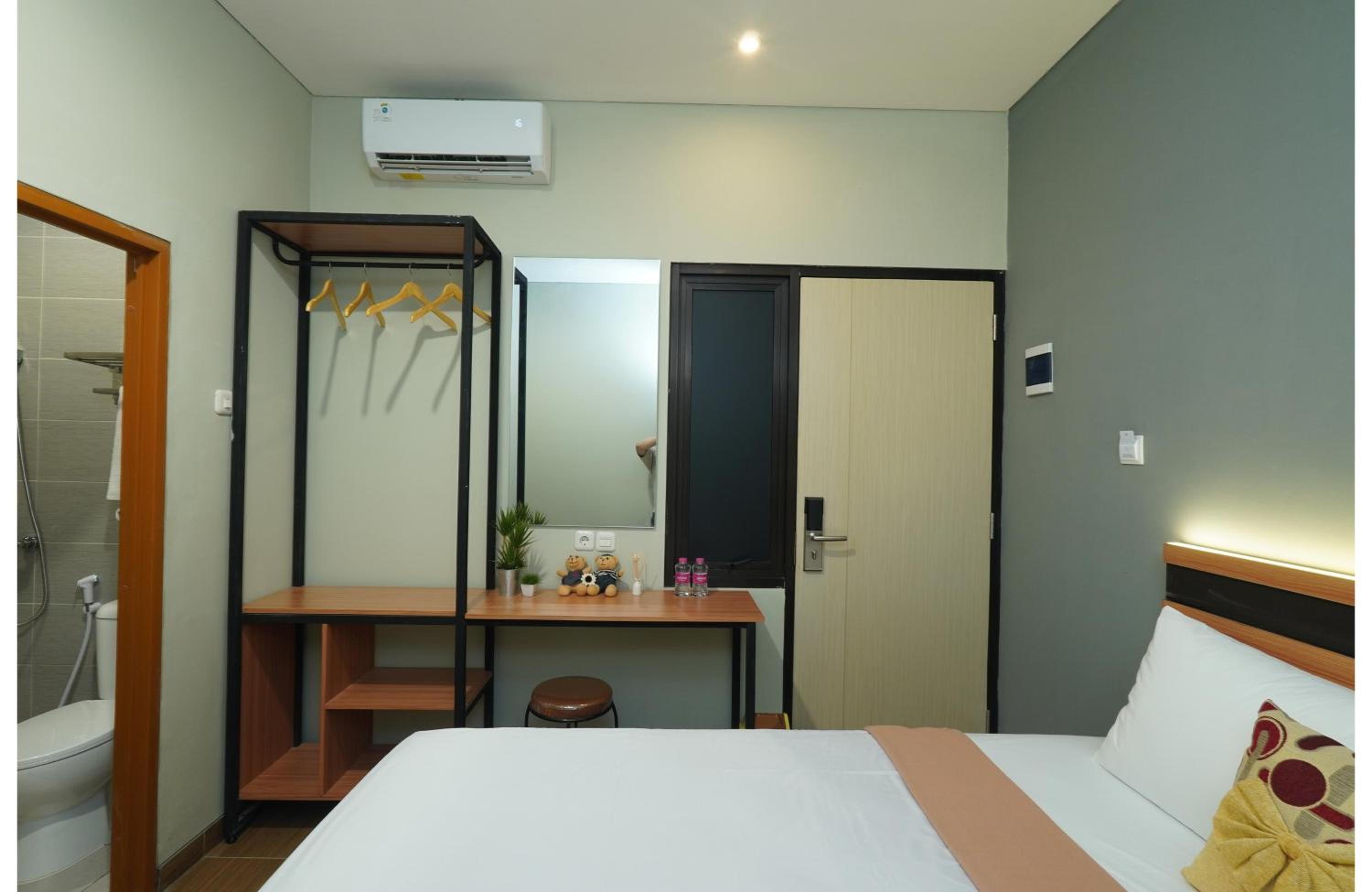 Queen Room photo 1