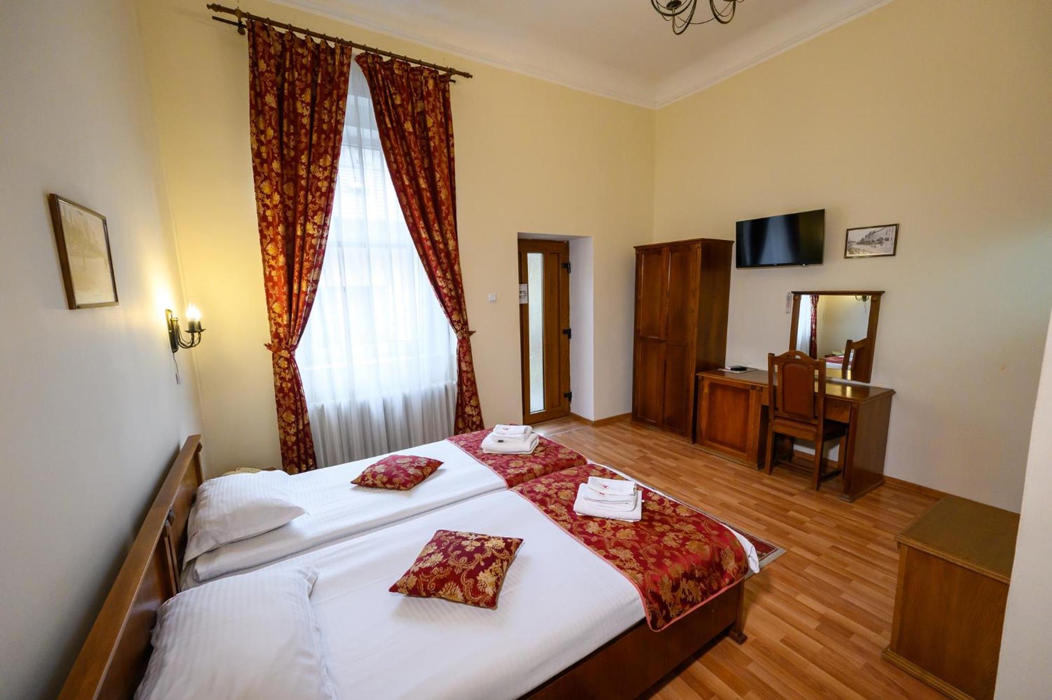Twin Room - Photo 4
