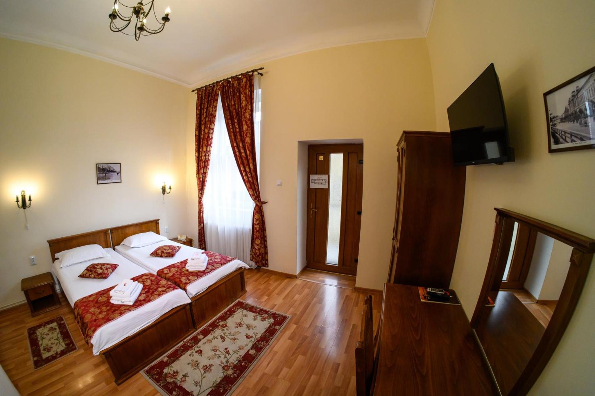 Twin Room - Photo 3