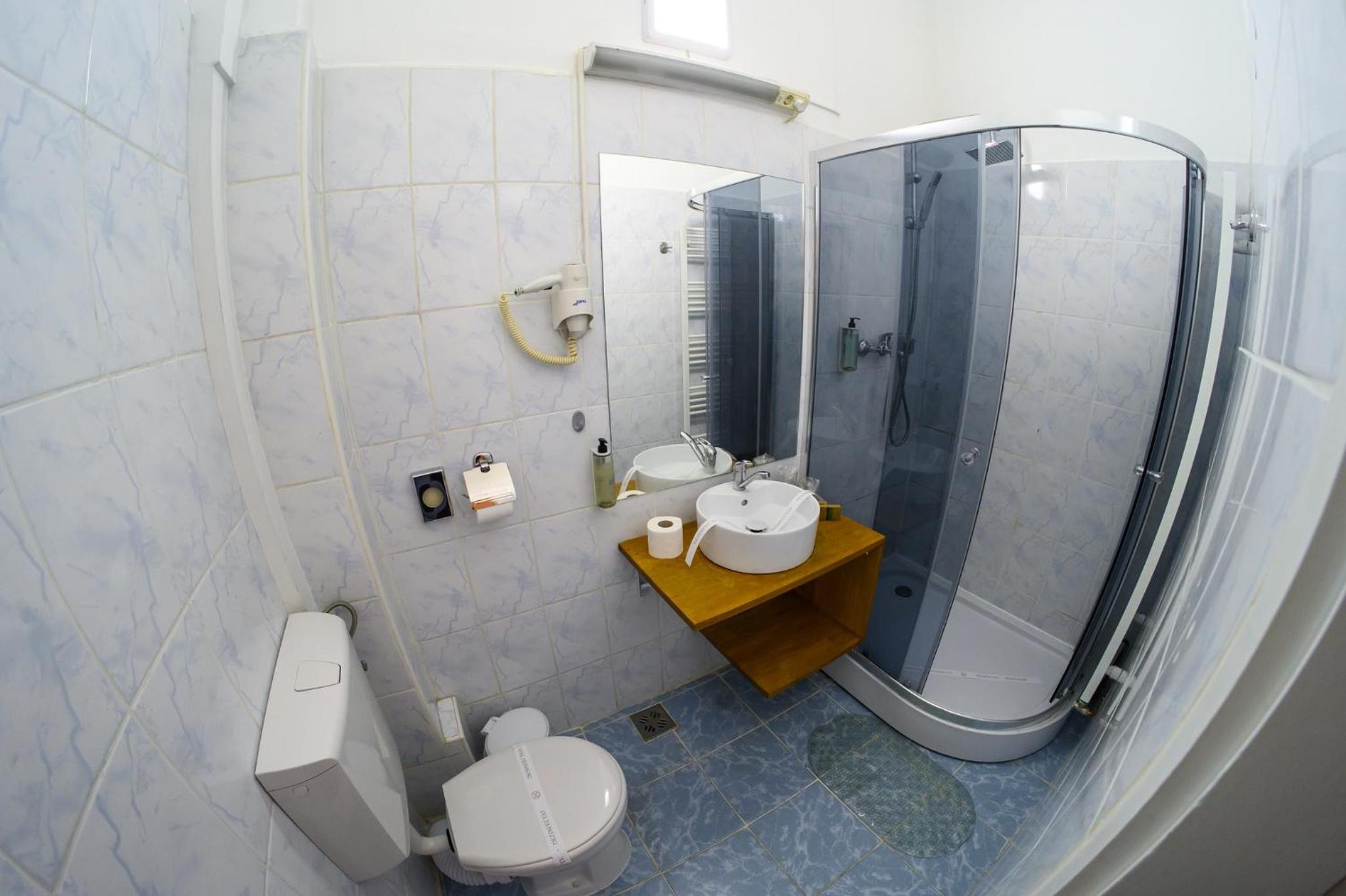 Twin Room - Photo 2