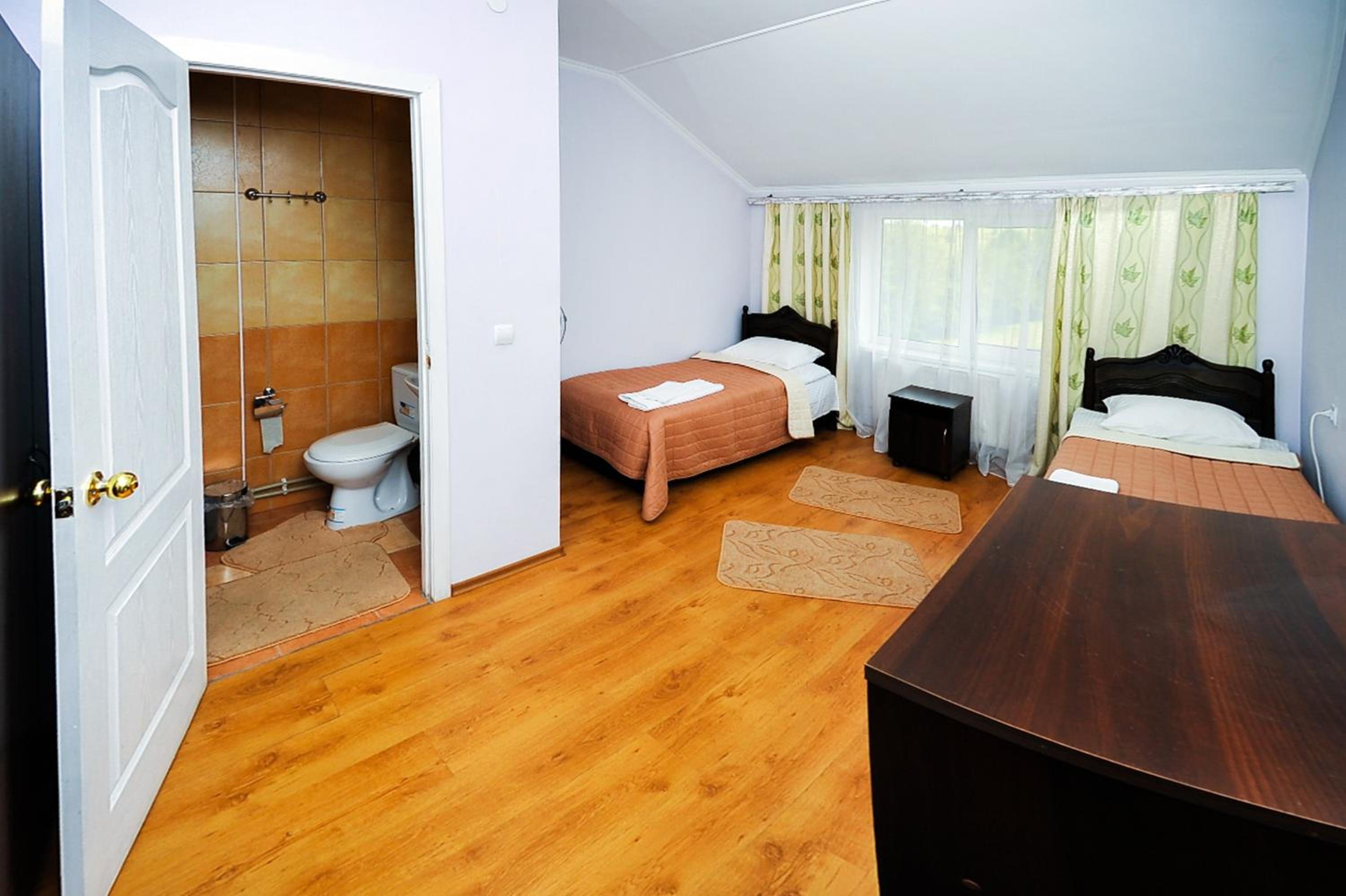 Budget Double Room photo 3
