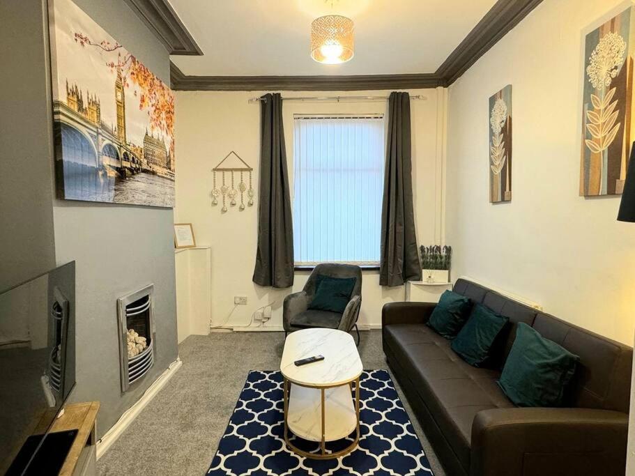 Three-Bedroom Apartment photo 1