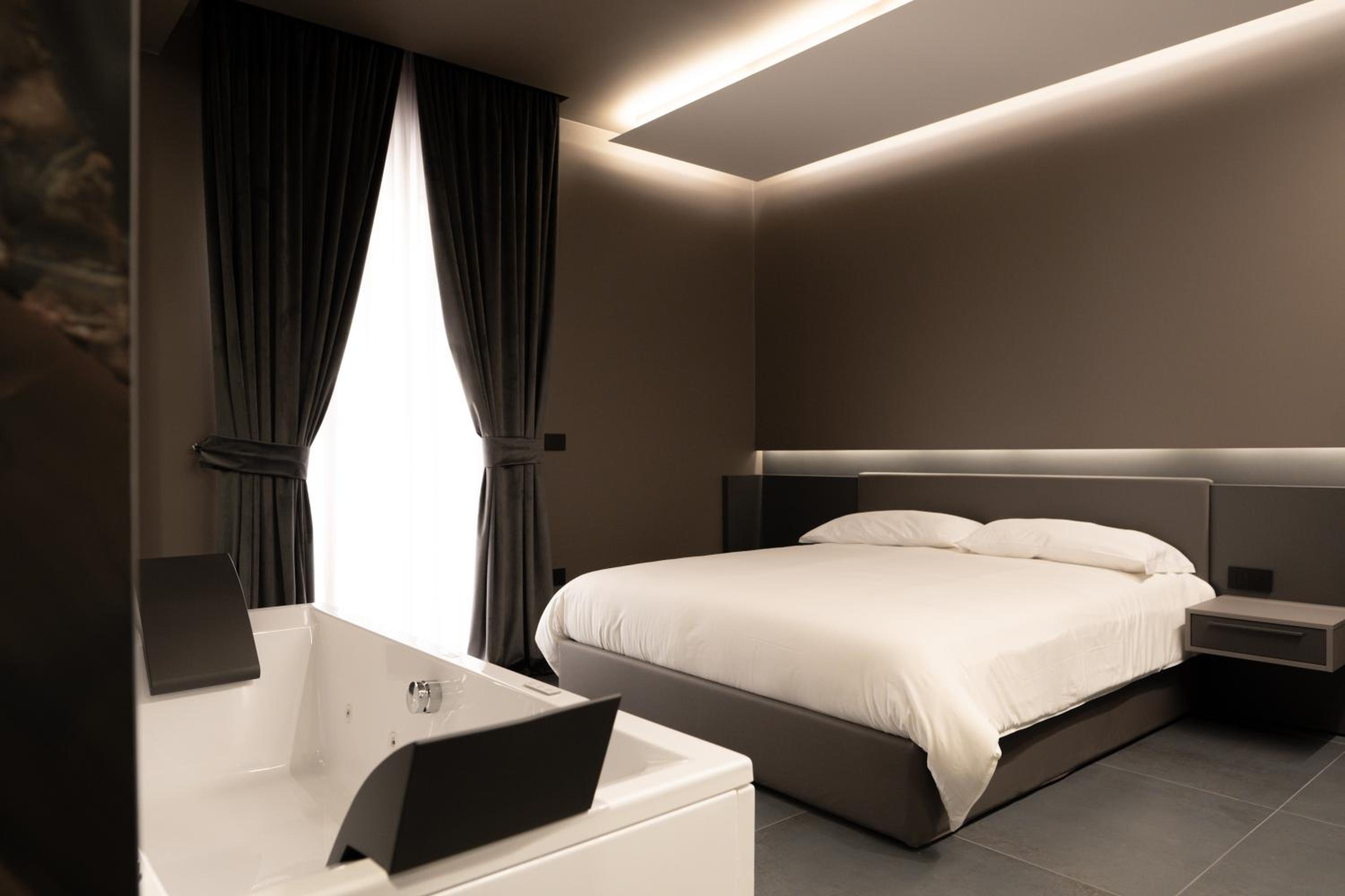 King Room with Spa Bath