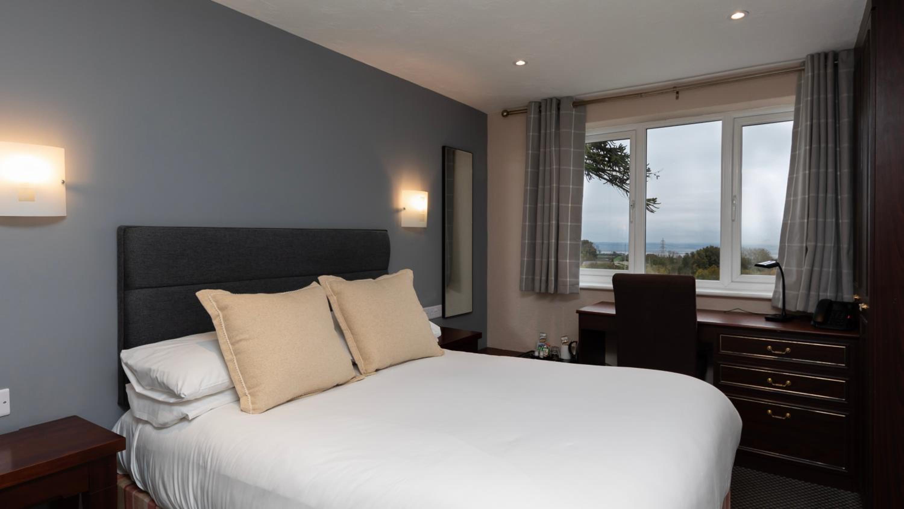 Small Double Room - Photo 1