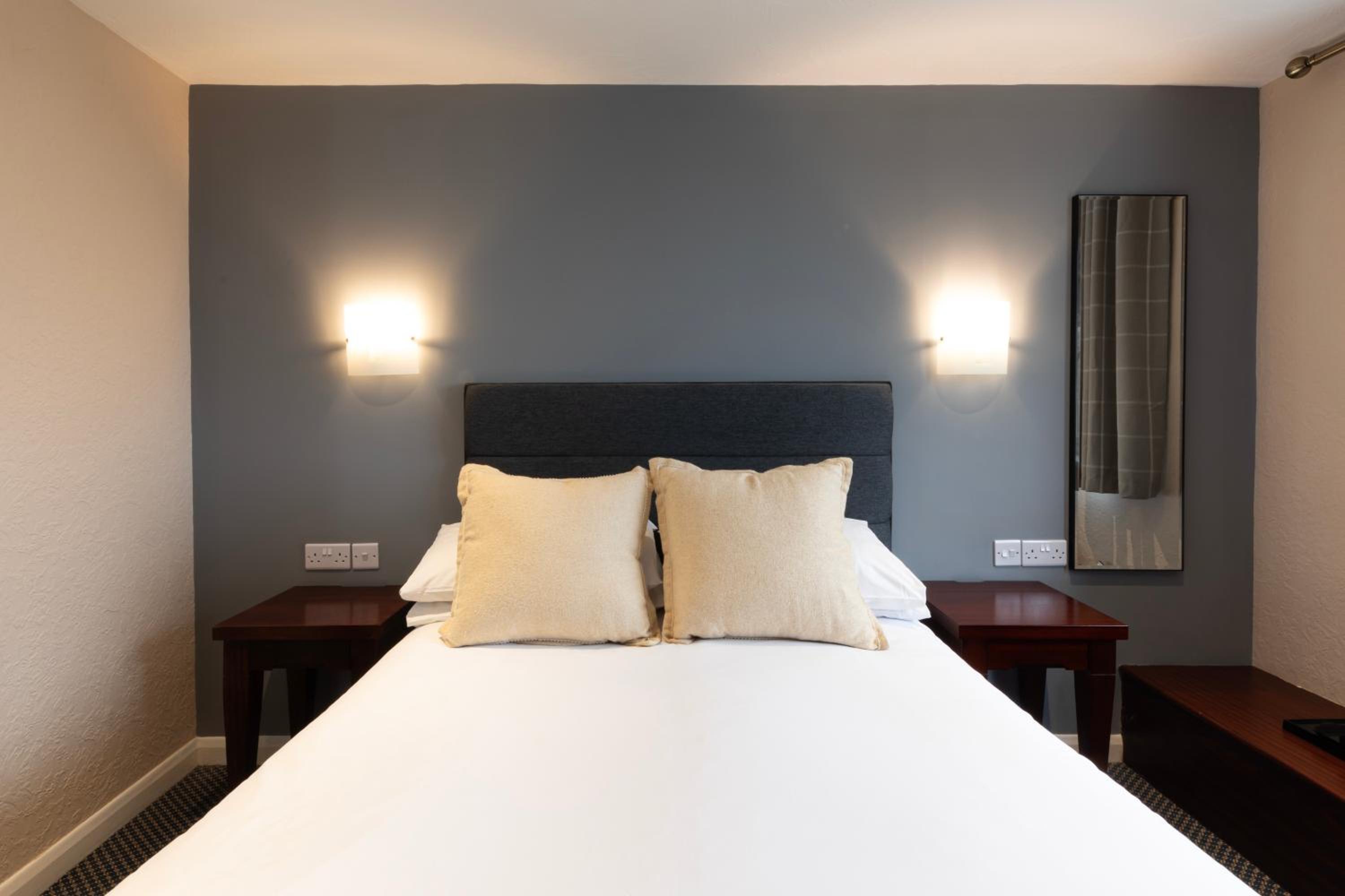 Small Double Room - Photo 4
