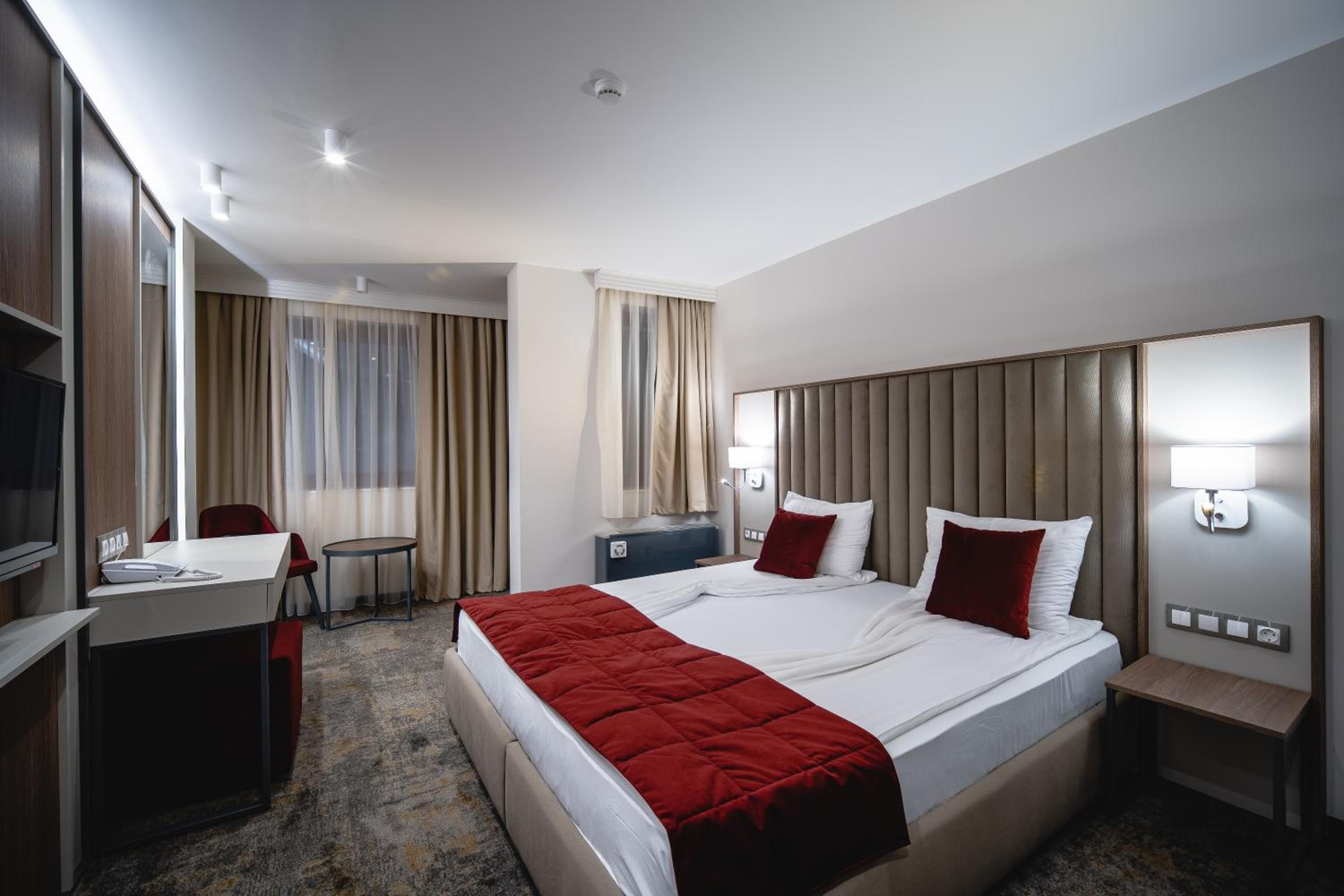 Deluxe Room - Photo 6