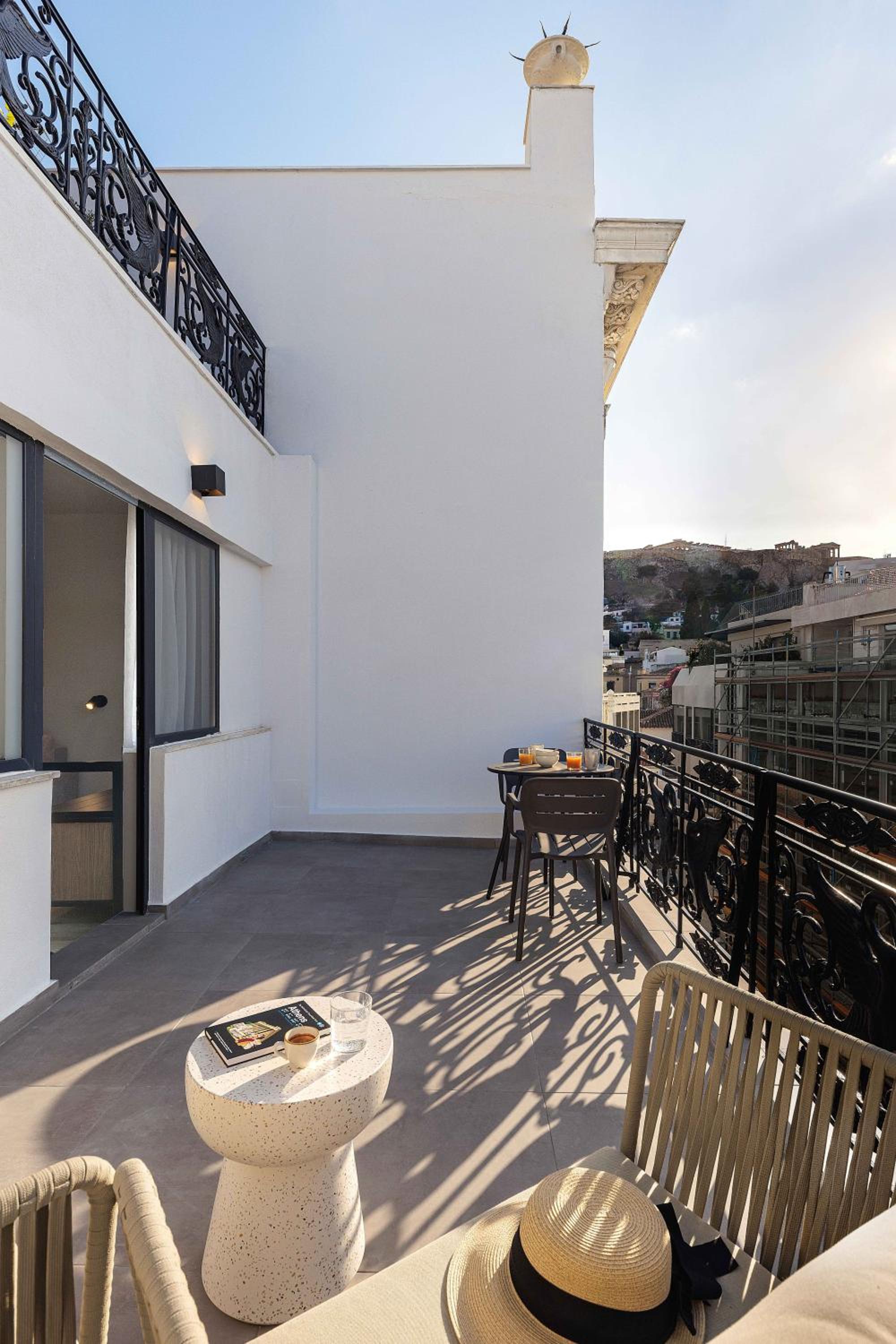 Plaka One-Bedroom Suite with Balcony photo 2