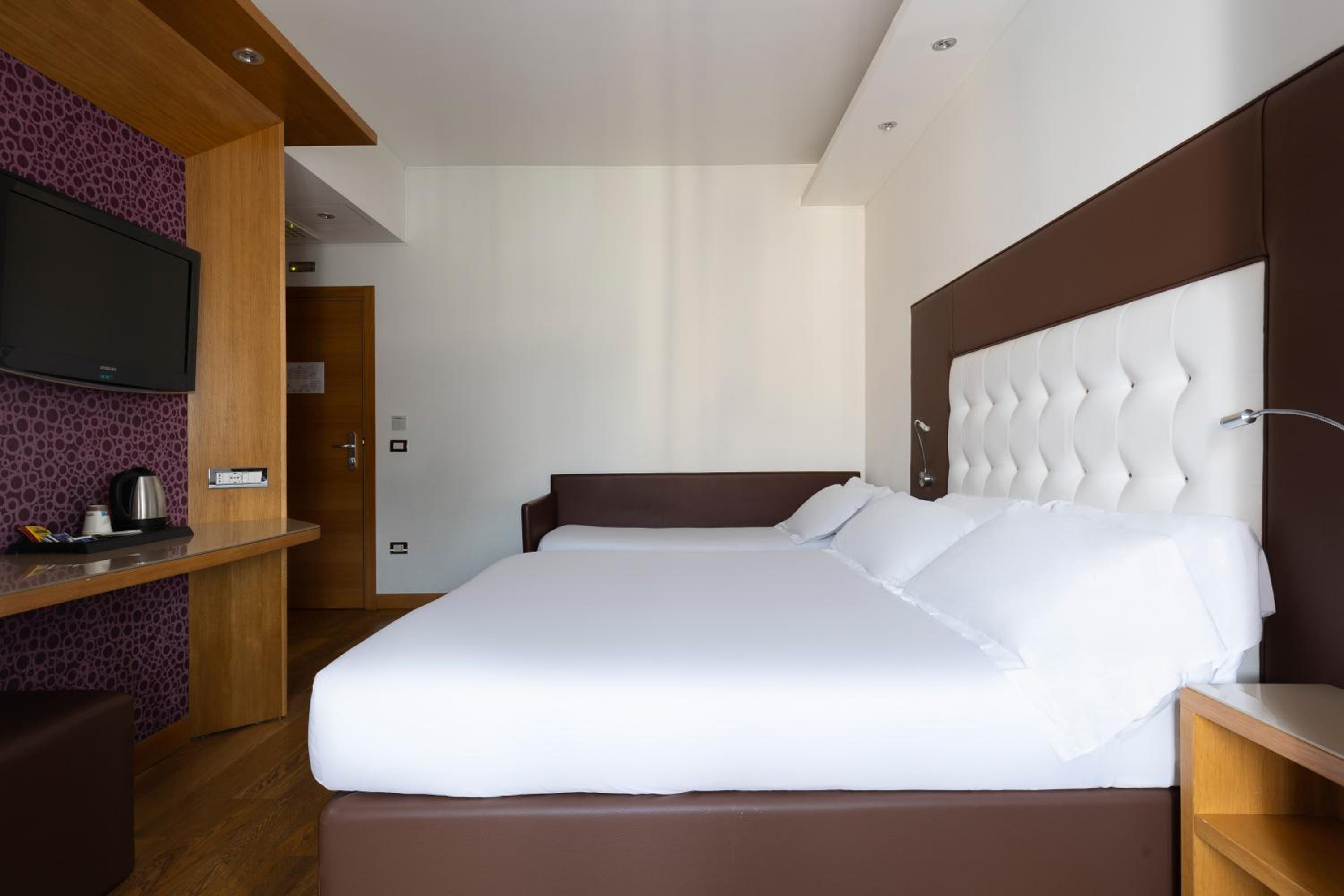 Triple Room - Photo 1