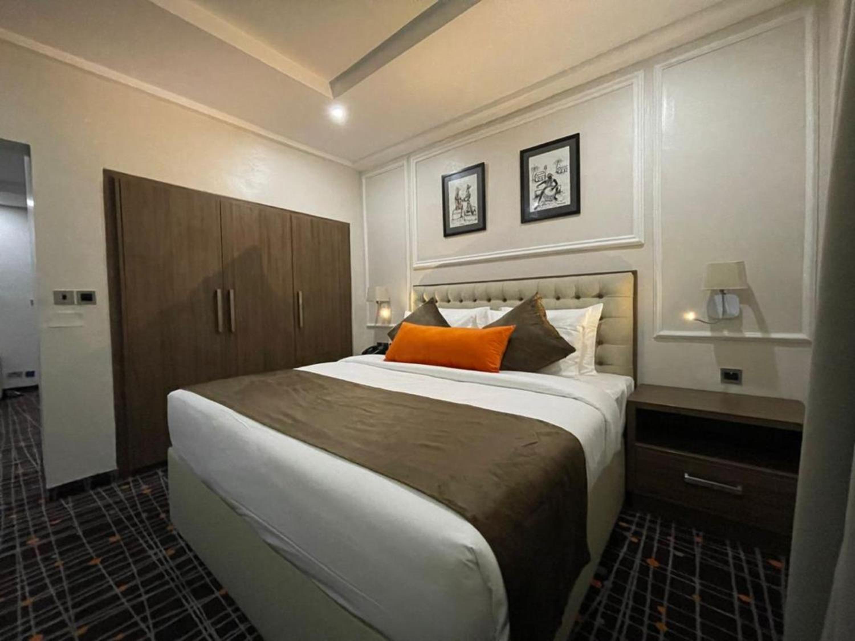 Large Double Room photo 1