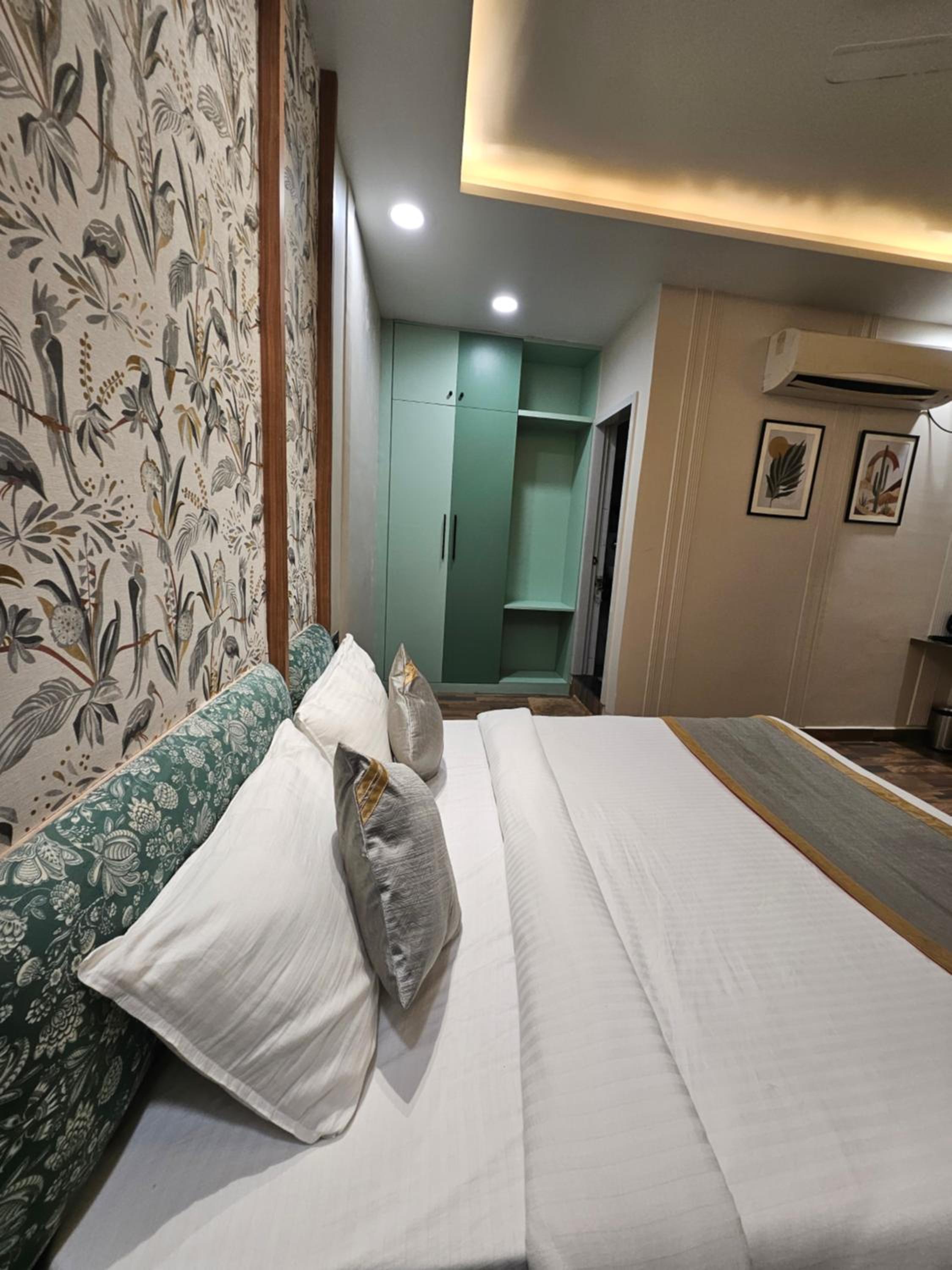 Large Double Room photo 2