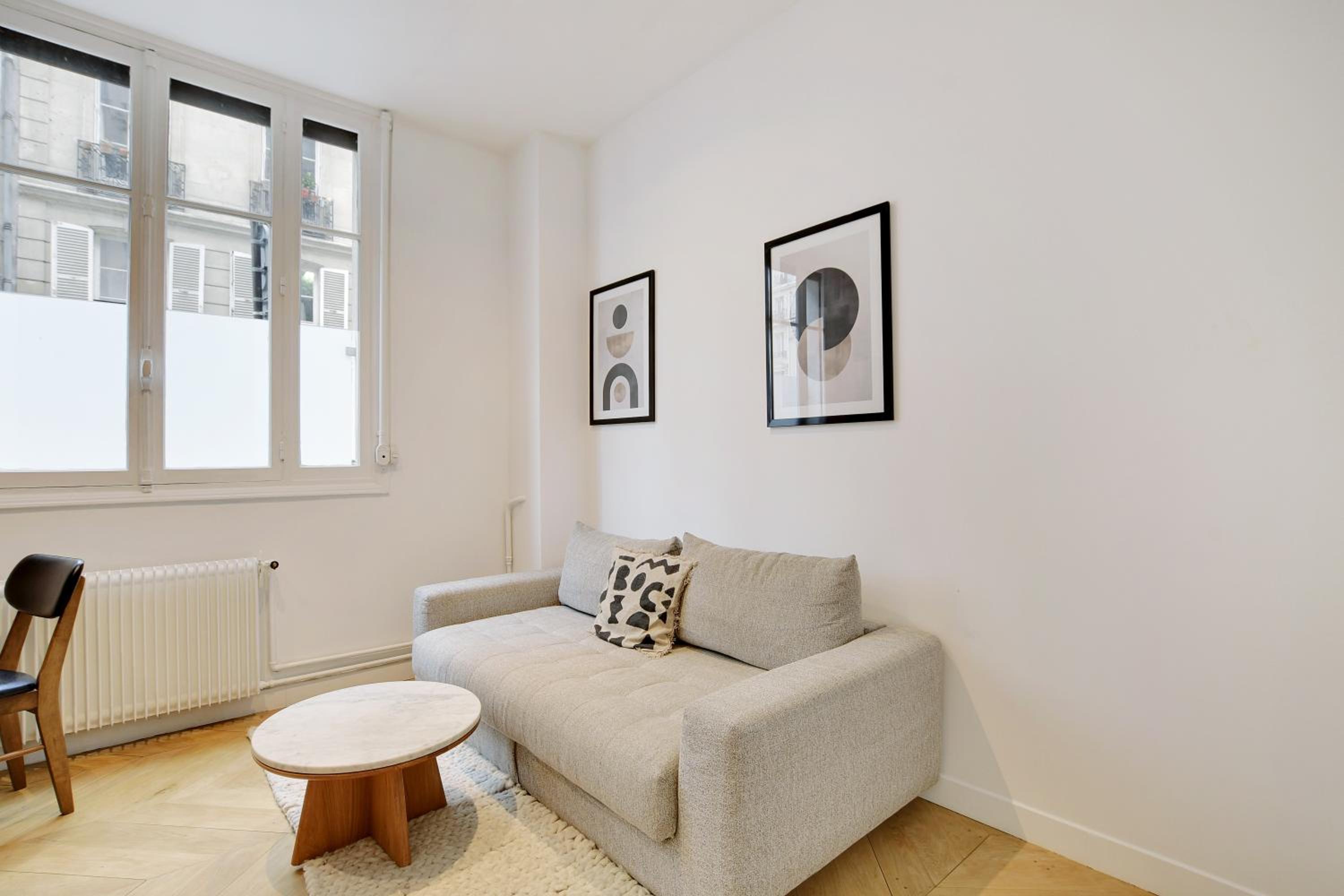 One-Bedroom Apartment photo 3