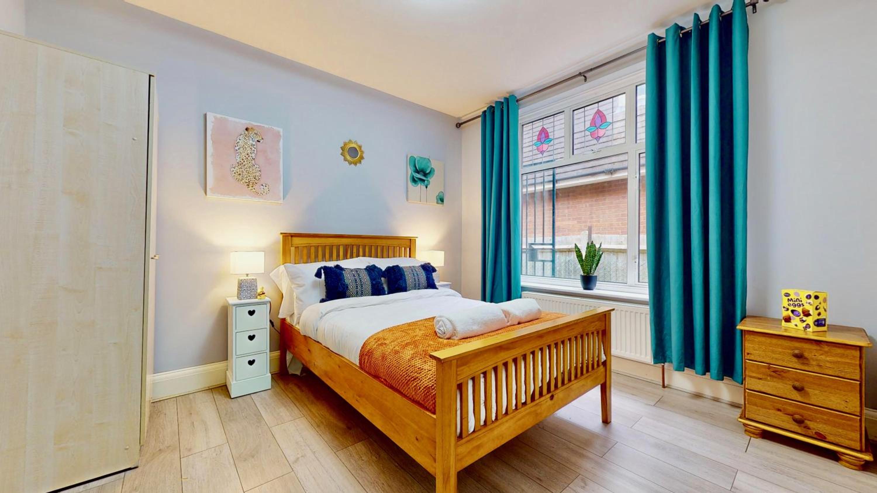 Three-Bedroom House photo 2