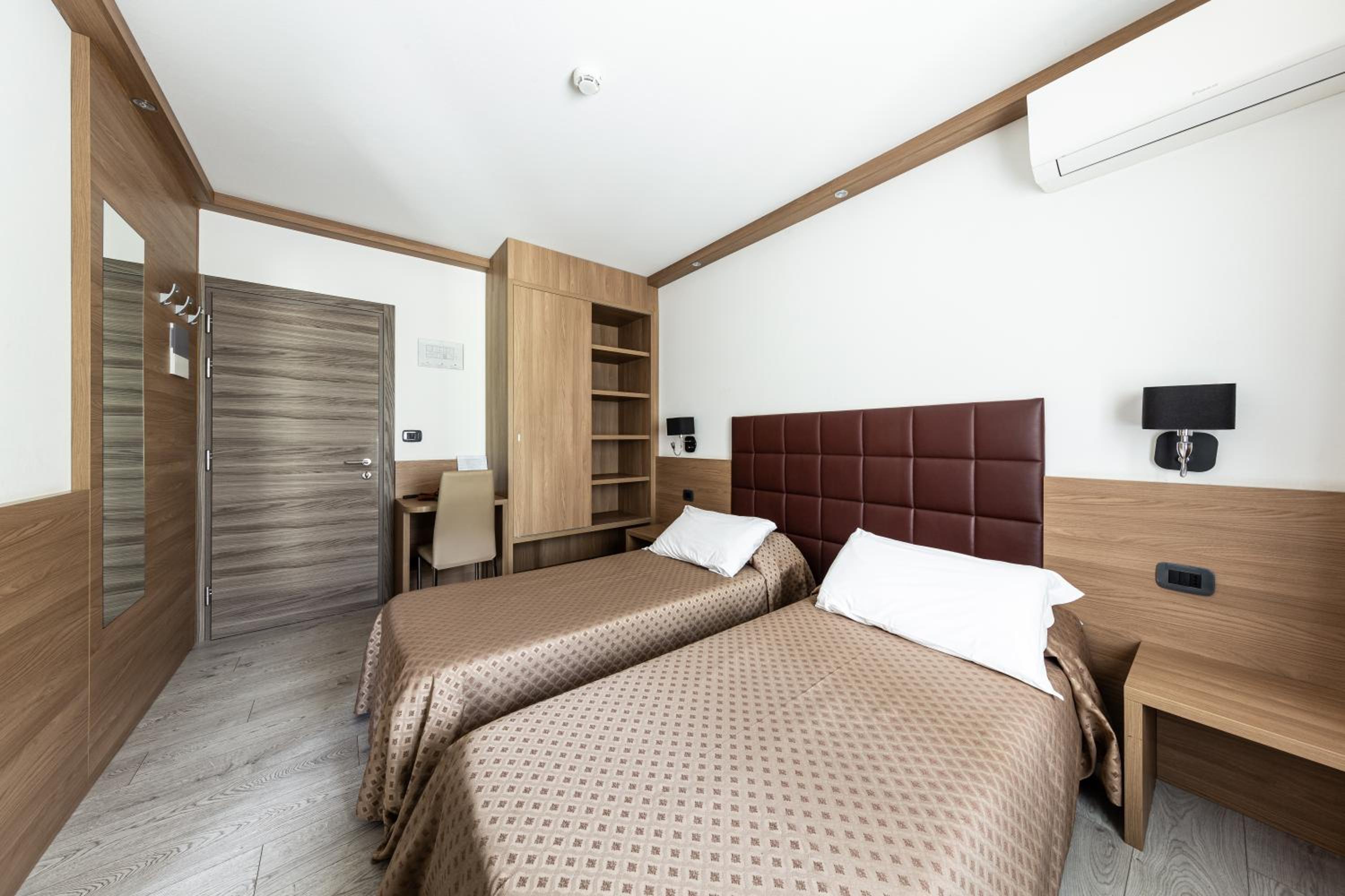 Standard Double Room photo 1