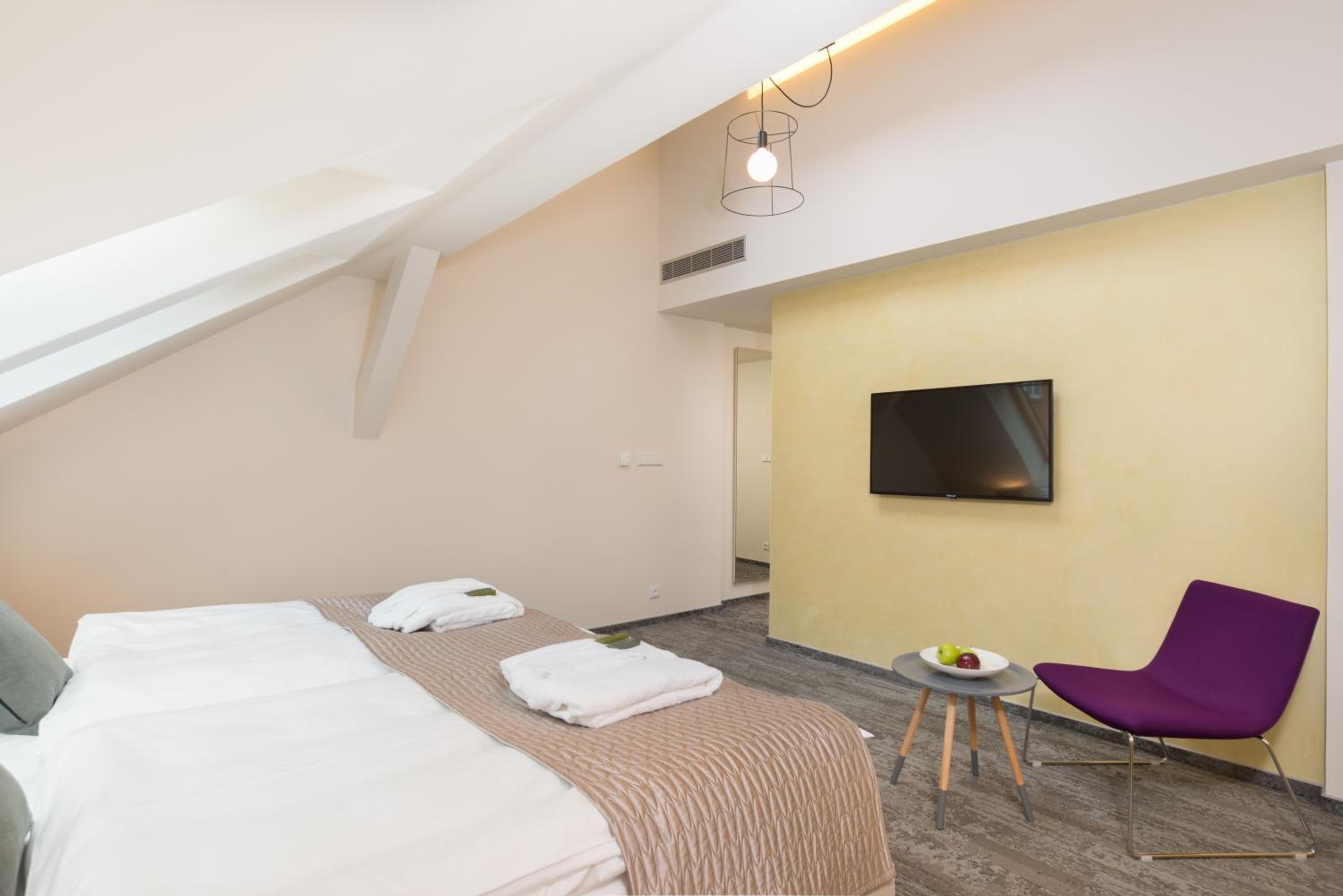 Double or Twin Room photo 3