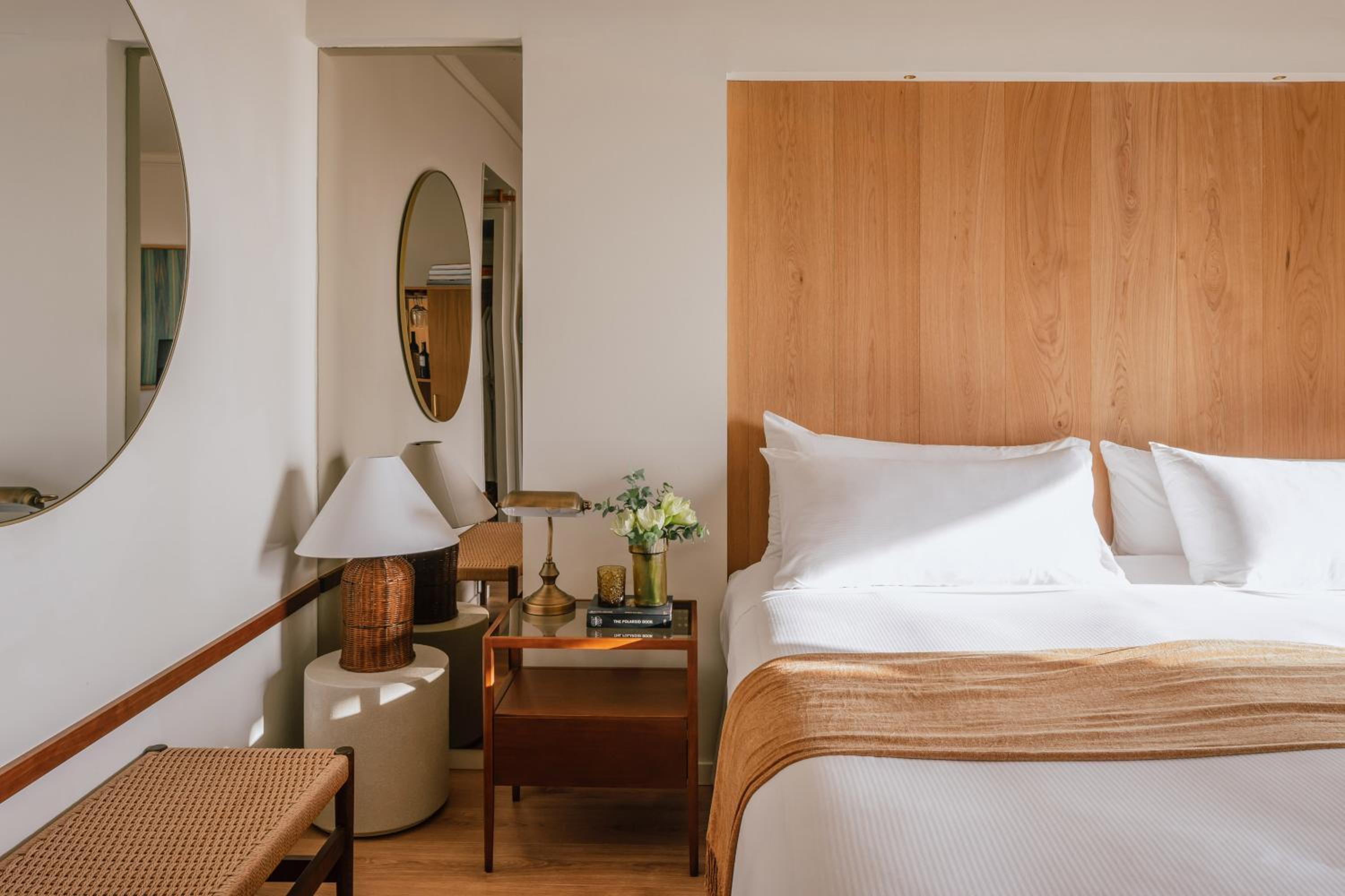 Deluxe Room - Photo 1